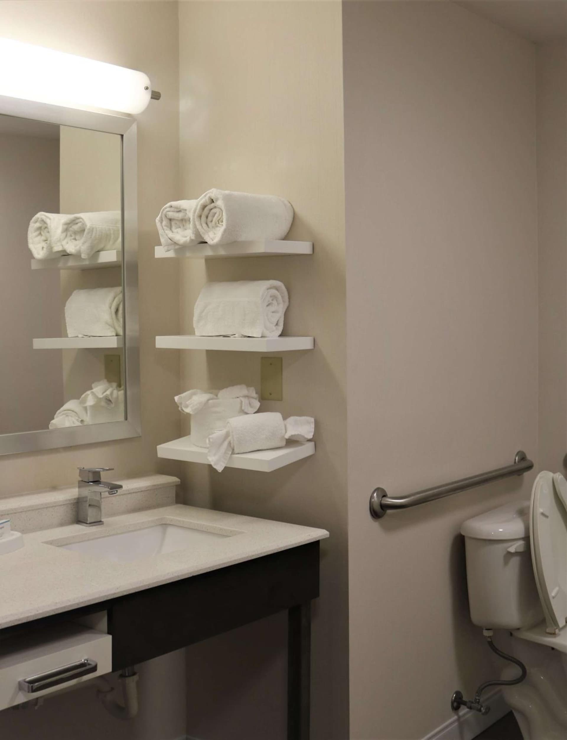 Hampton Inn & Suites Fremont gallery photo in Fremont, OH — image 22