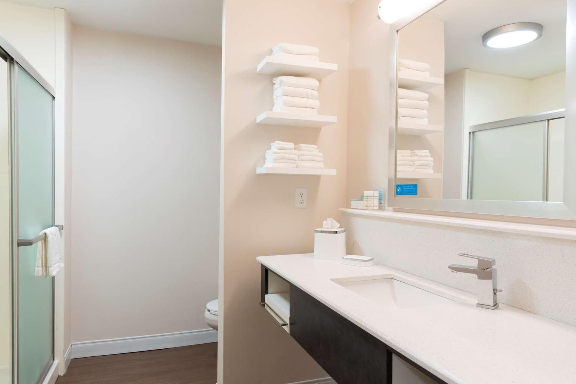 Hampton Inn & Suites Fremont gallery photo in Fremont, OH — image 9