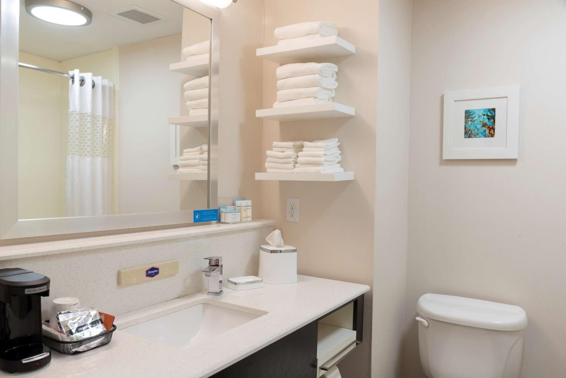 Hampton Inn & Suites Fremont gallery photo in Fremont, OH — image 5