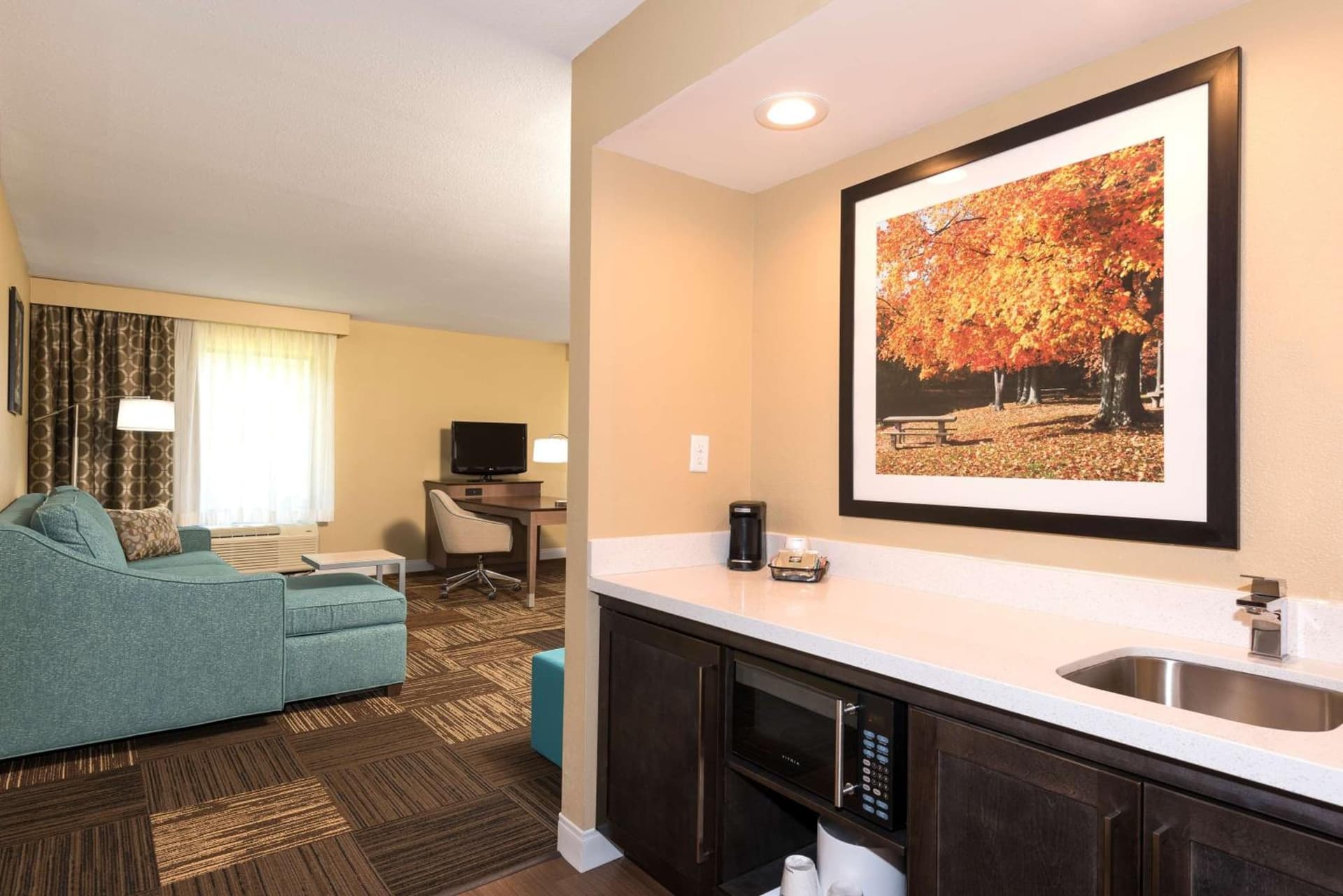 Hampton Inn & Suites Fremont gallery photo in Fremont, OH — image 4