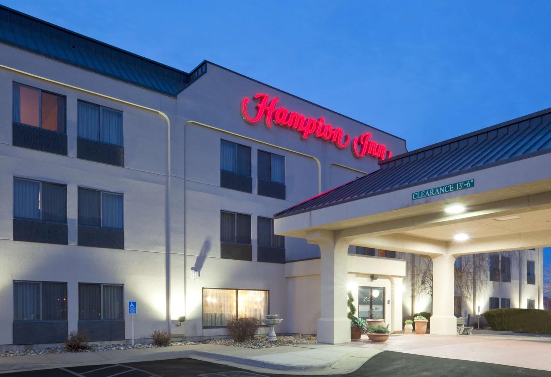 Hampton Inn North Sioux City featured exterior or lobby in North Sioux City, SD — similar hotel