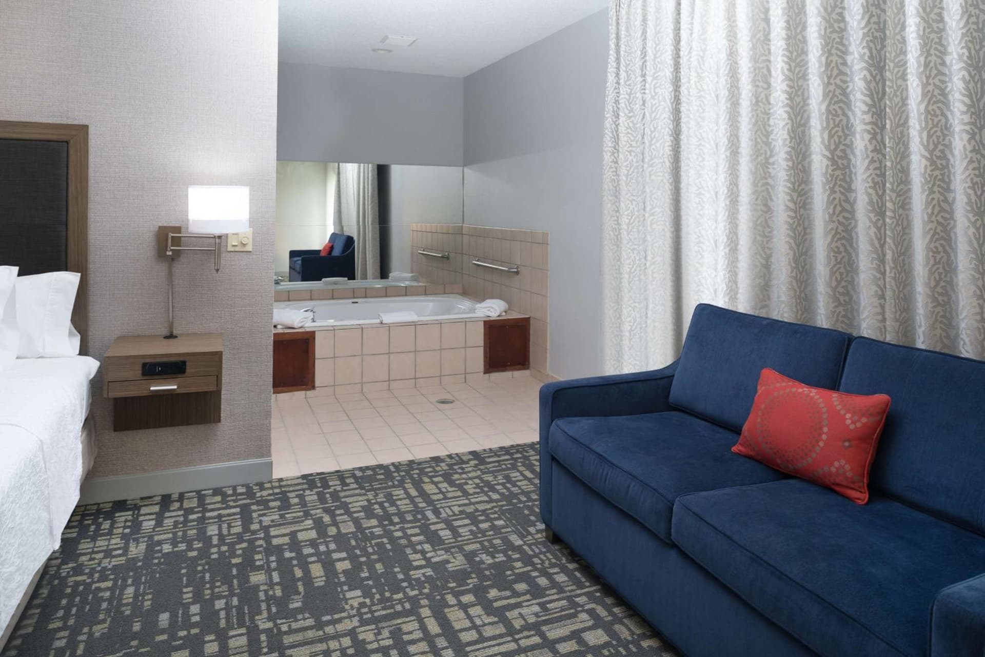 Hampton Inn North Sioux City interior in North Sioux City, SD — gallery photo 2