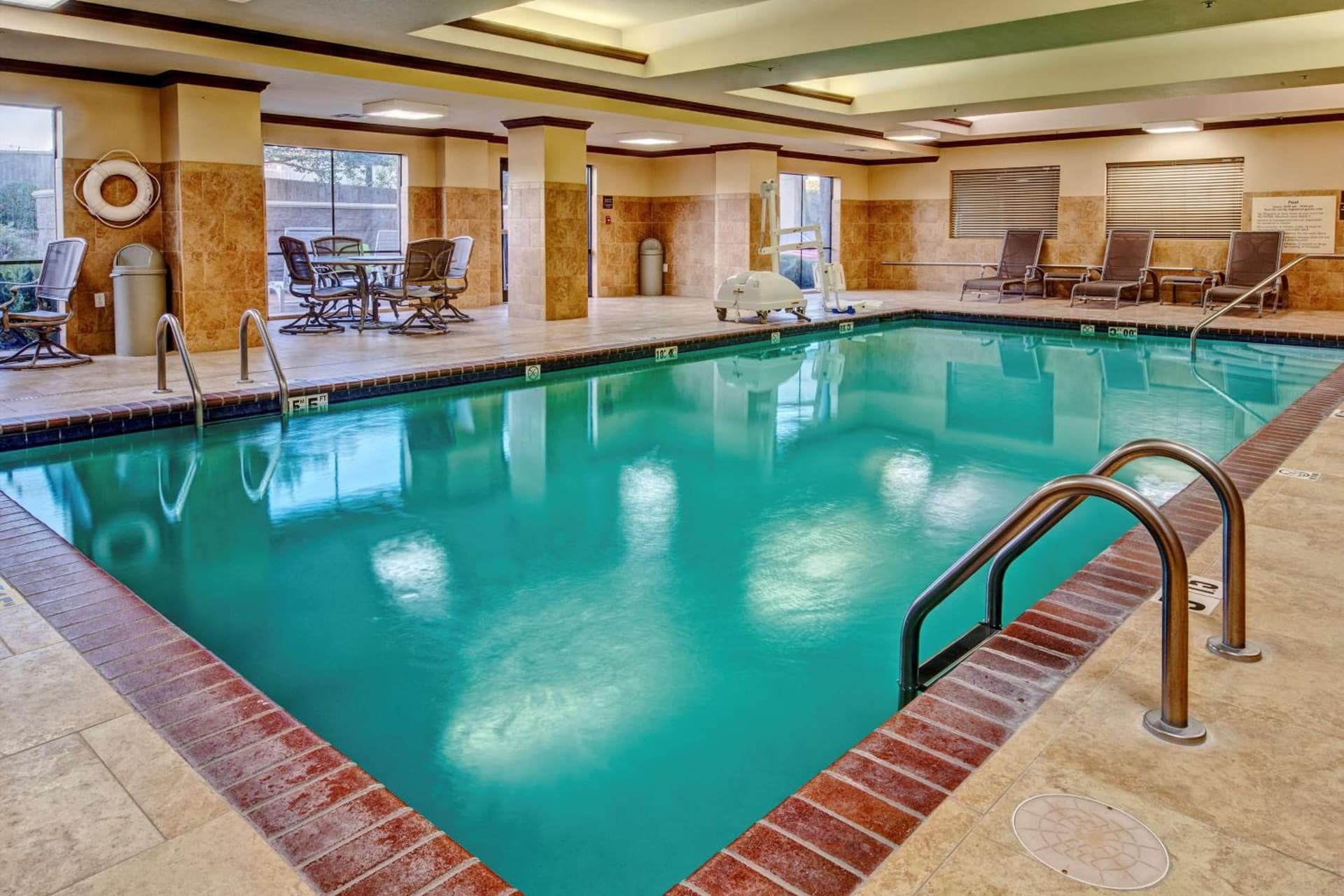 Hampton Inn Van Buren gallery photo in Van Buren, AR — image 20