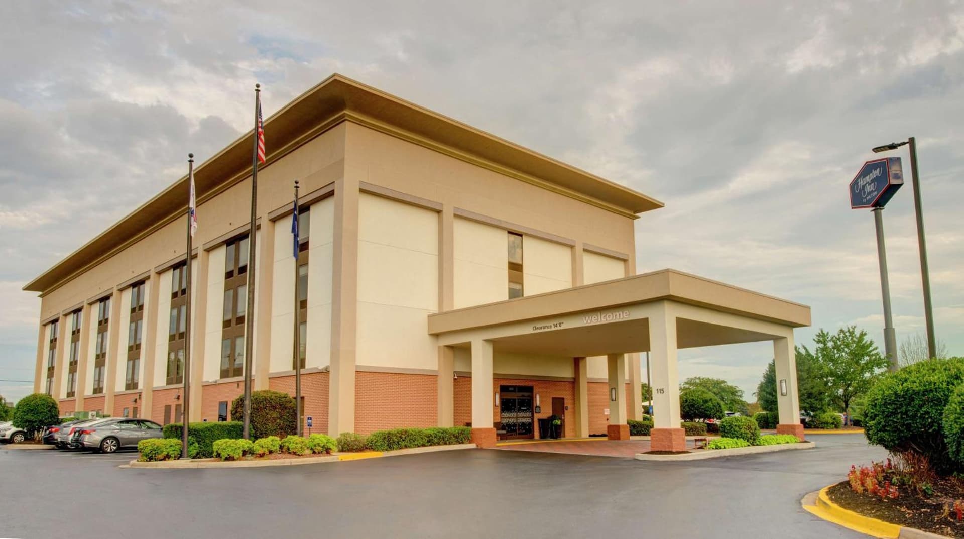 Hampton Inn Gaffney interior in Gaffney, SC — gallery photo 2
