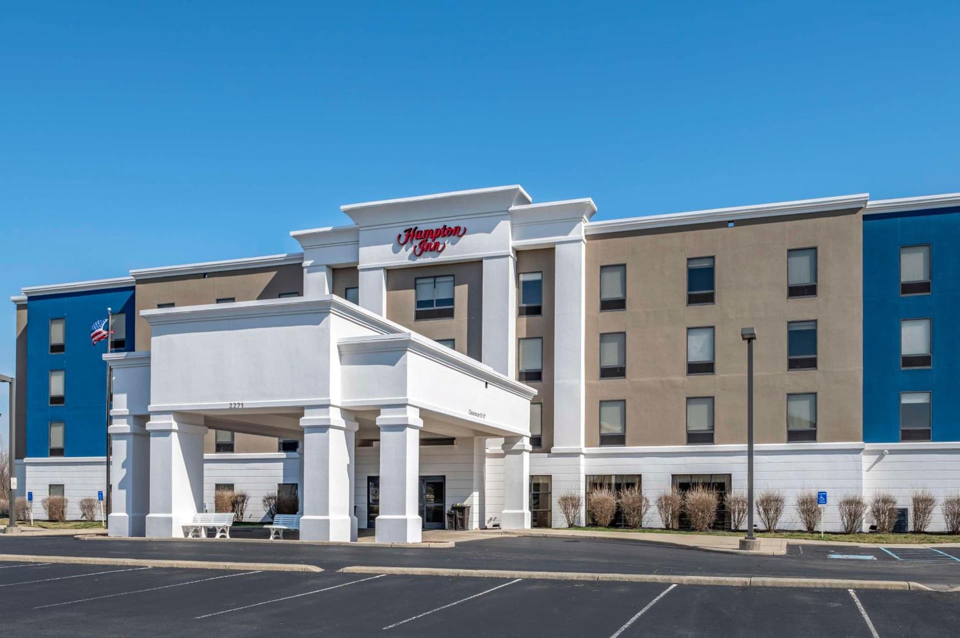 Hampton Inn Greenfield interior in Greenfield, IN — gallery photo 2