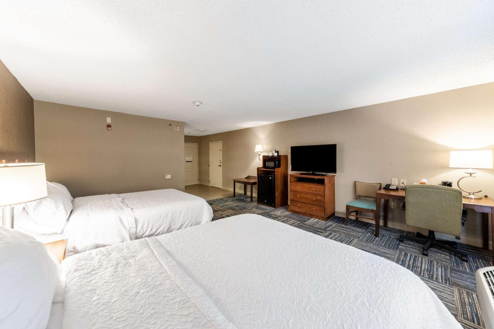 Hampton Inn Greenfield interior in Greenfield, IN — gallery photo 2