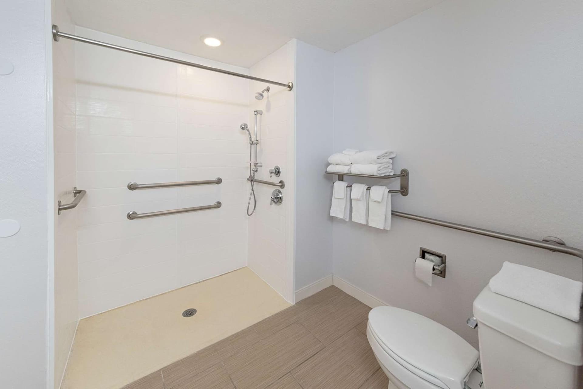 Hampton Inn Greenfield gallery photo in Greenfield, IN — image 40