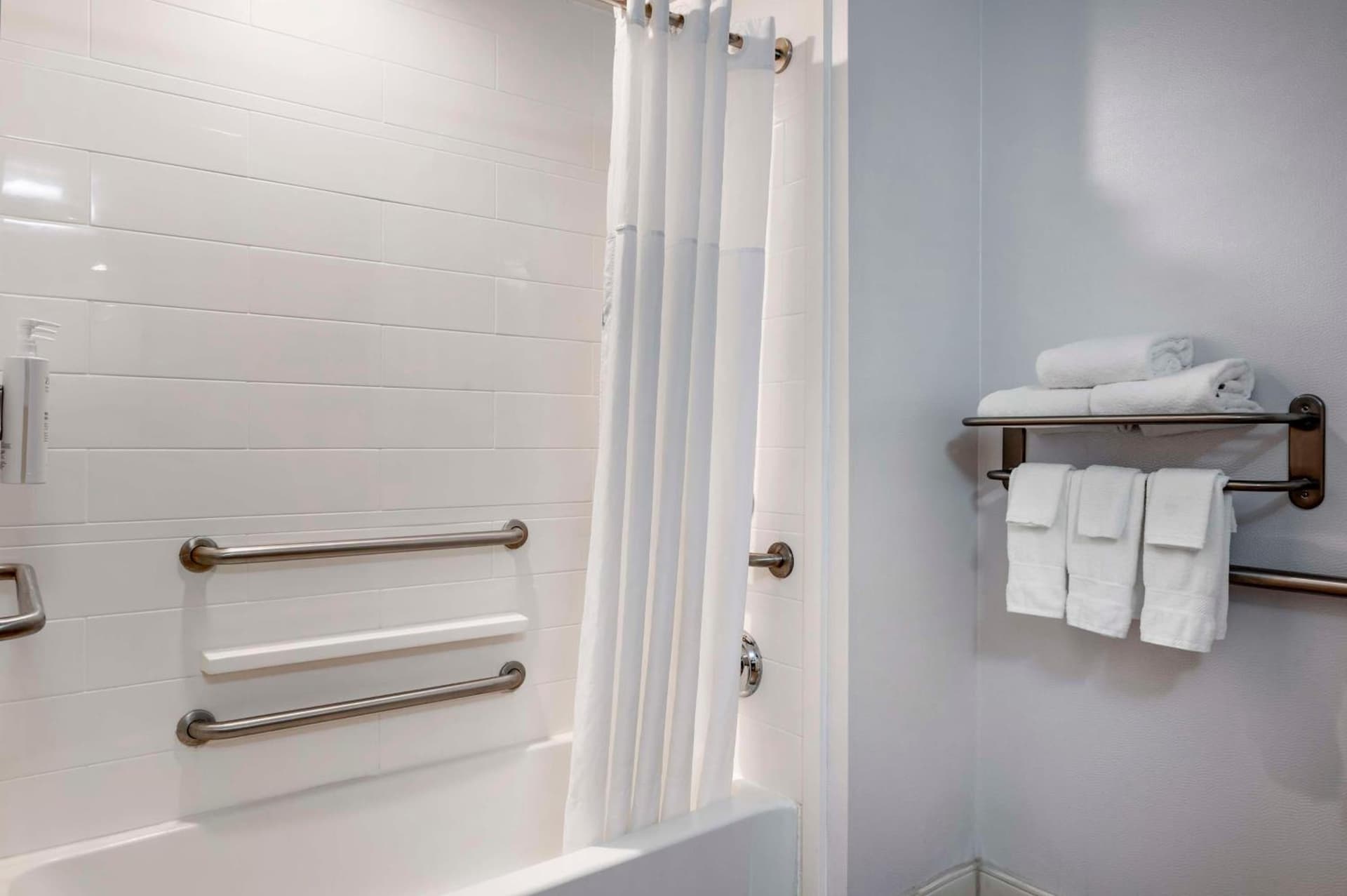 Hampton Inn Greenfield gallery photo in Greenfield, IN — image 36