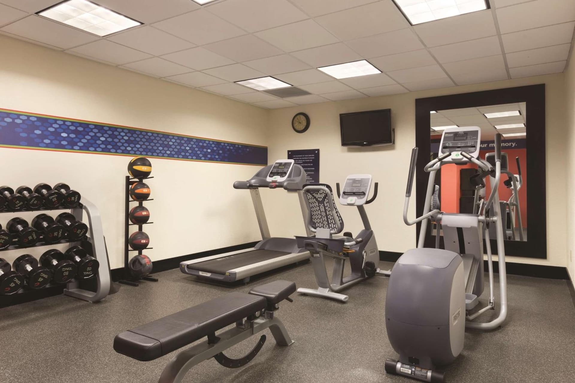 Hampton Inn & Suites Greenfield gallery photo in Greenfield — image 7