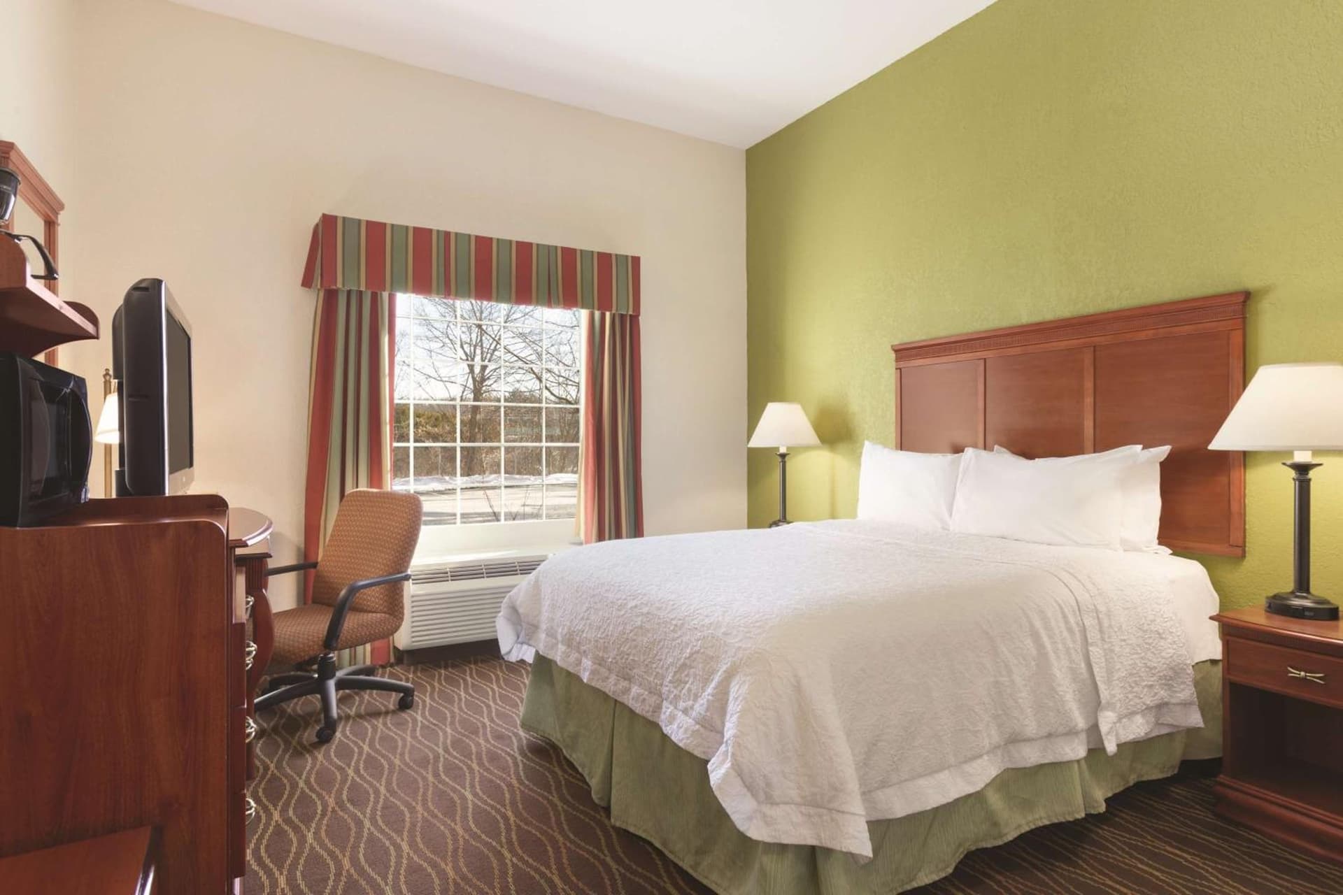 Hampton Inn & Suites Greenfield gallery photo in Greenfield — image 41