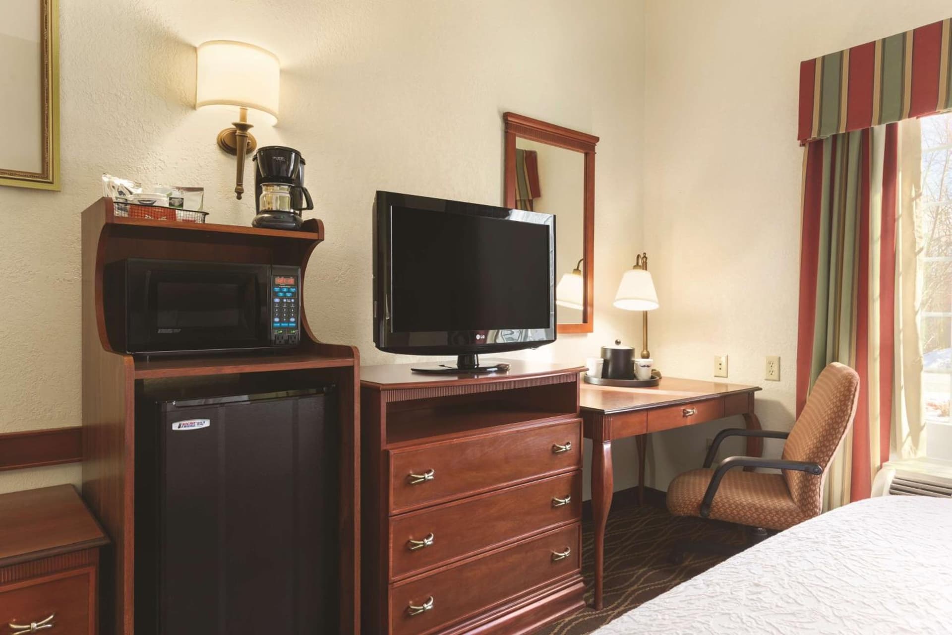 Hampton Inn & Suites Greenfield interior in Greenfield — gallery photo 2