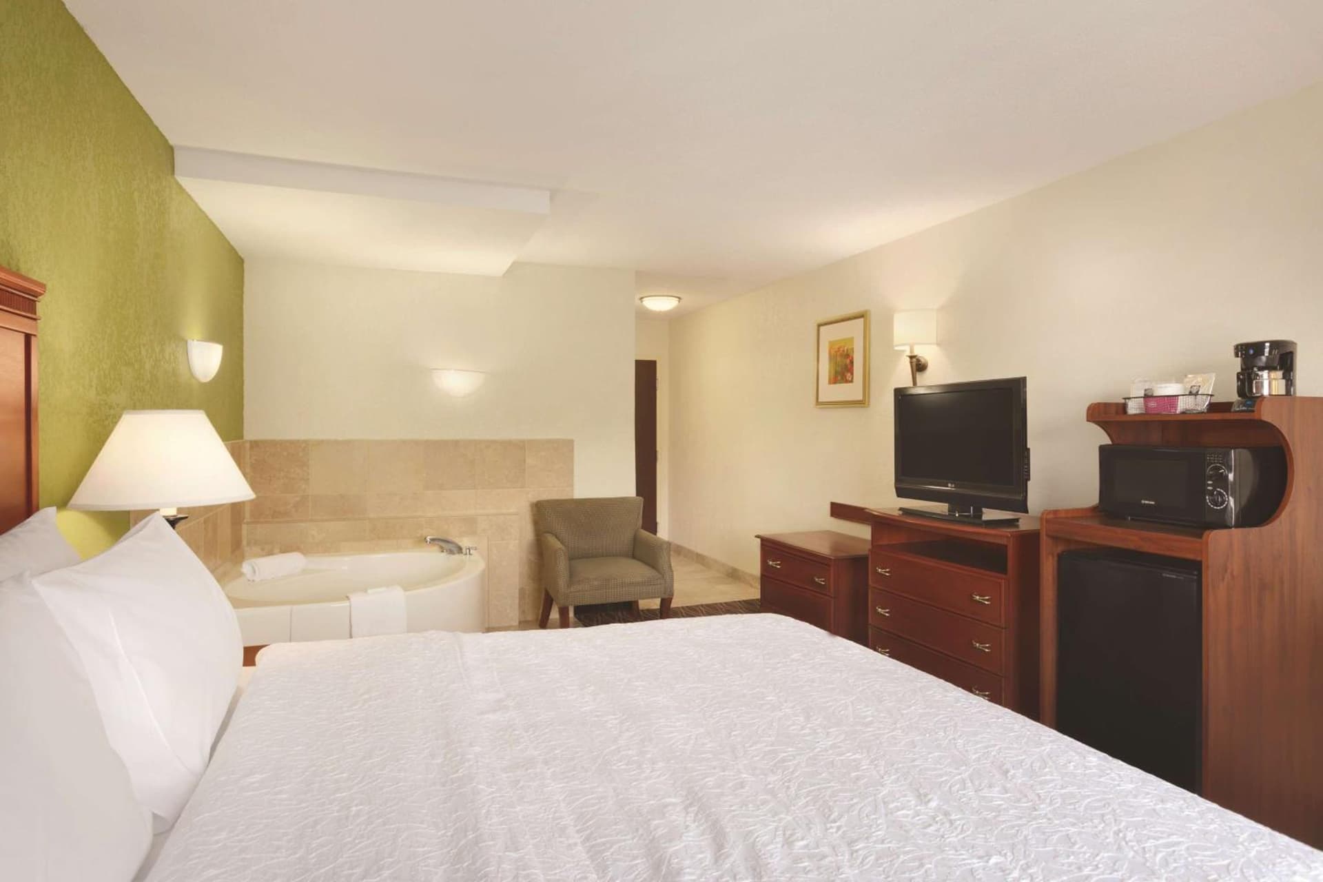 Hampton Inn & Suites Greenfield gallery photo in Greenfield — image 32