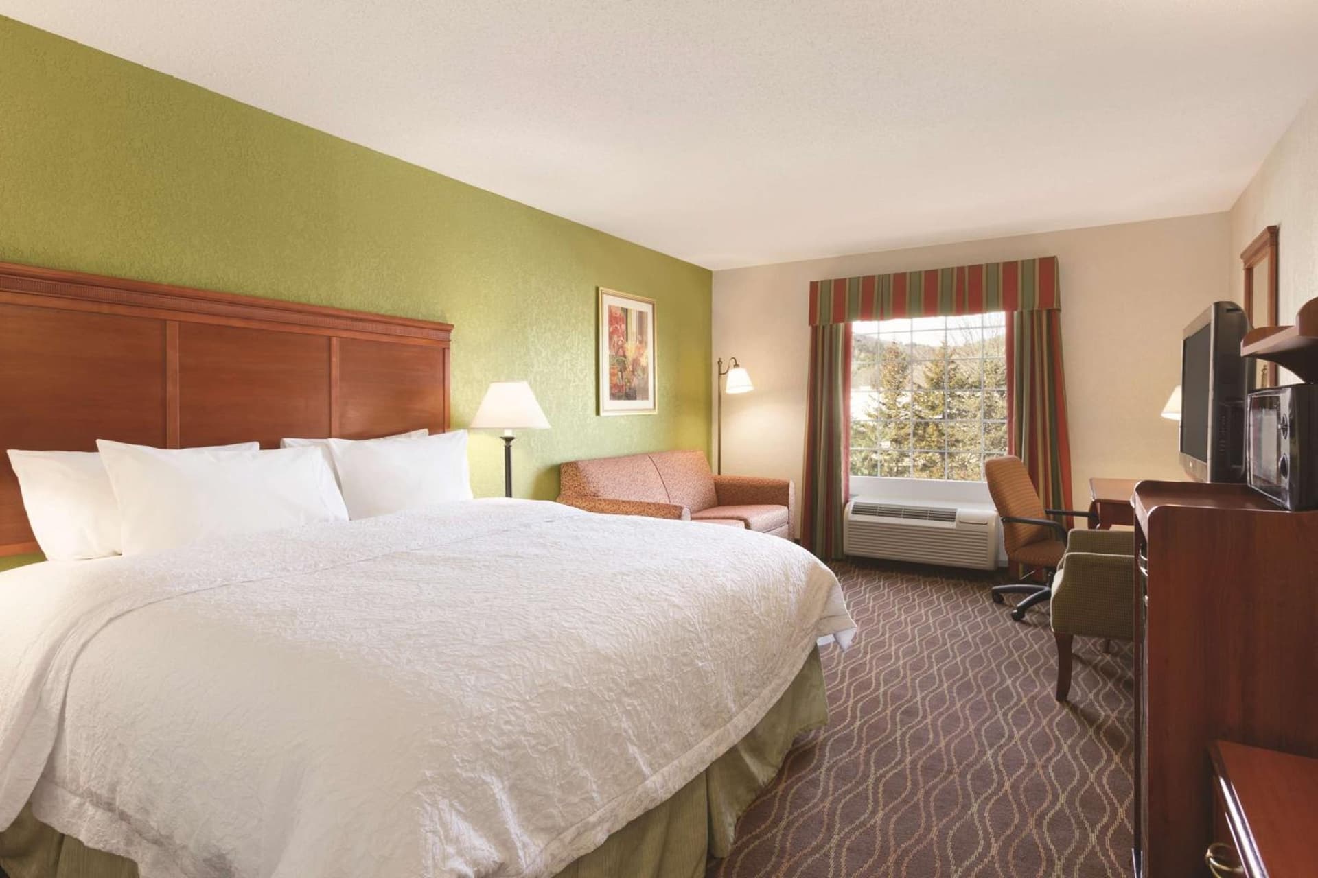 Hampton Inn & Suites Greenfield gallery photo in Greenfield — image 19
