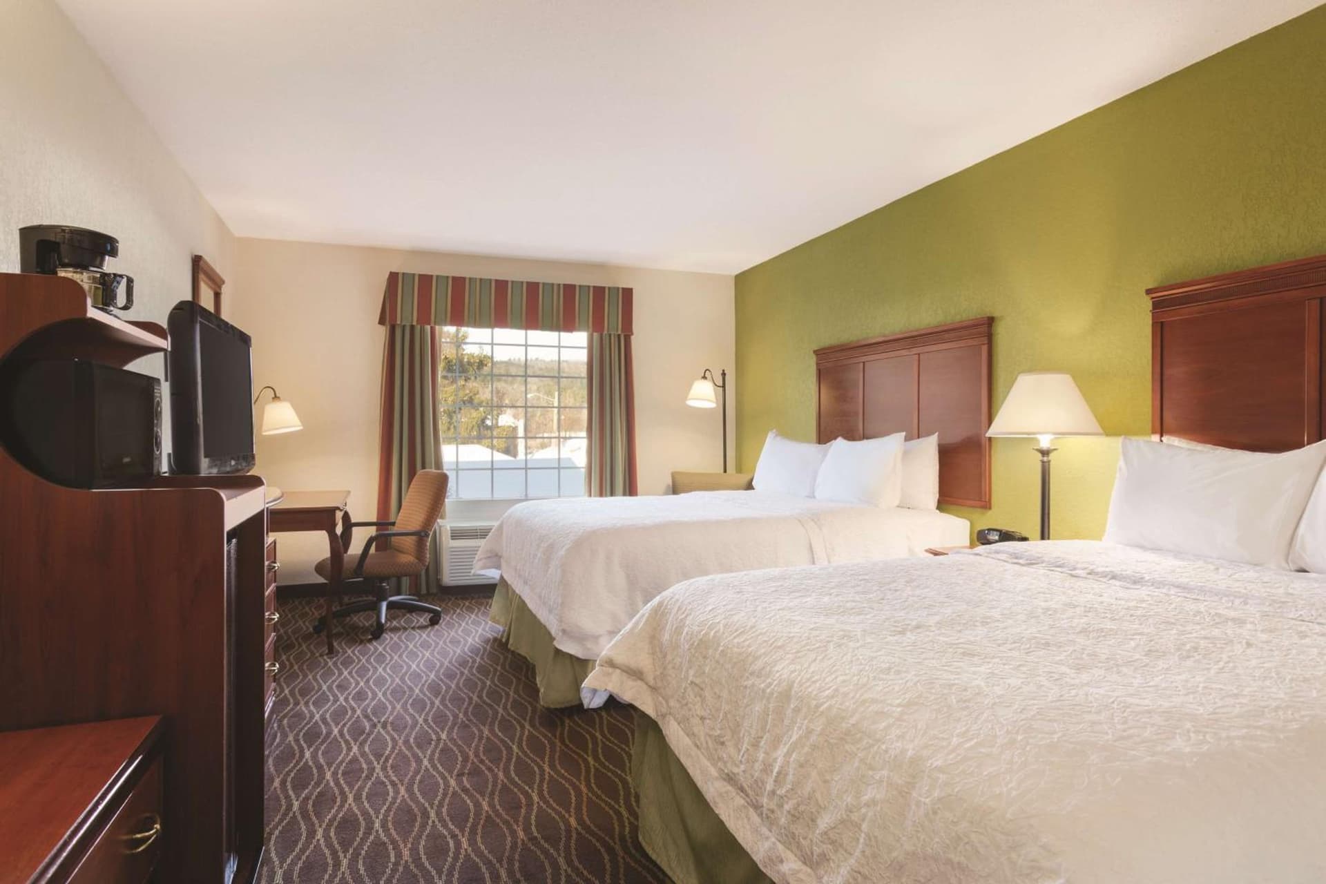 Hampton Inn & Suites Greenfield gallery photo in Greenfield — image 29