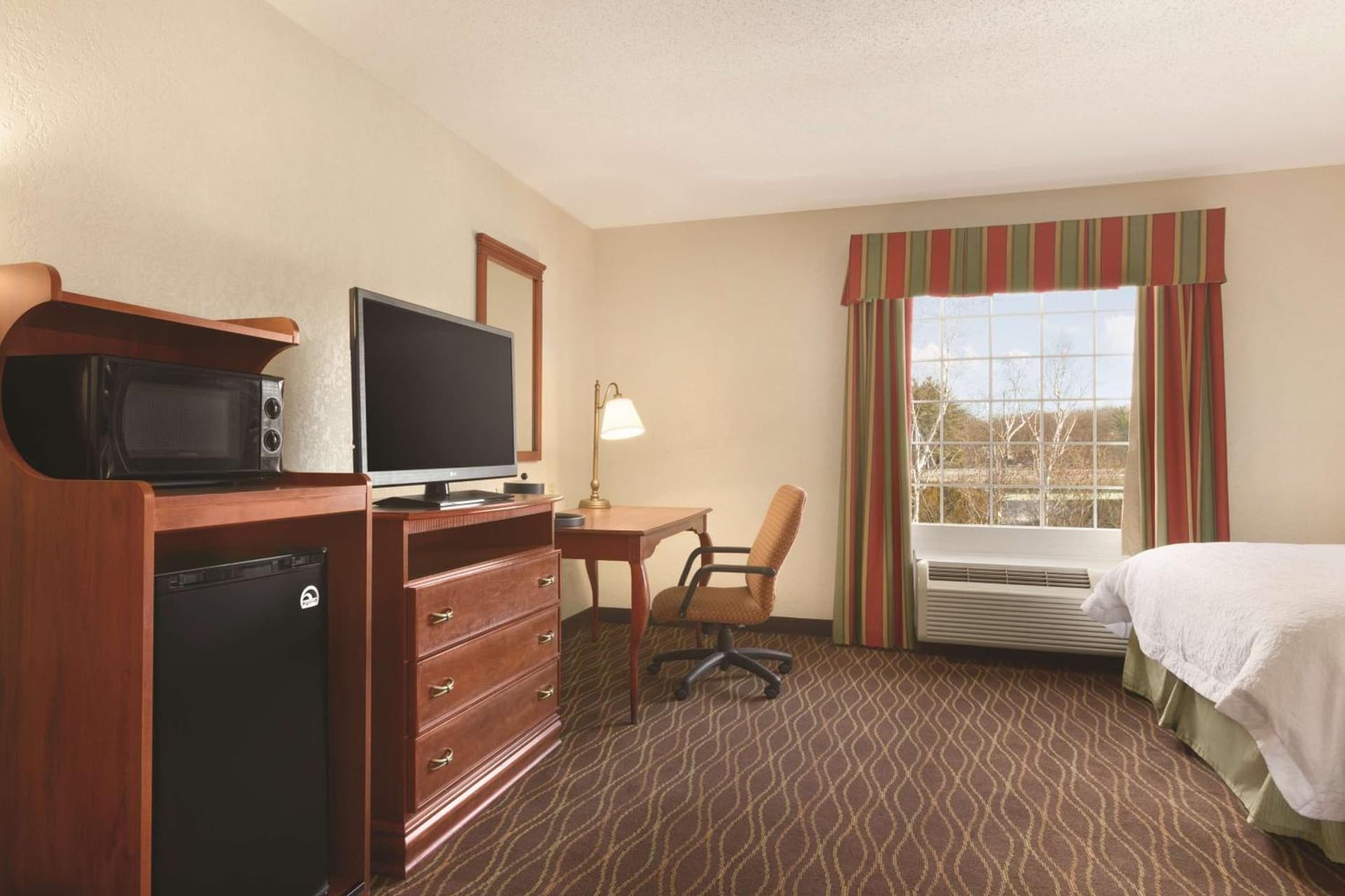 Hampton Inn & Suites Greenfield gallery photo in Greenfield — image 20