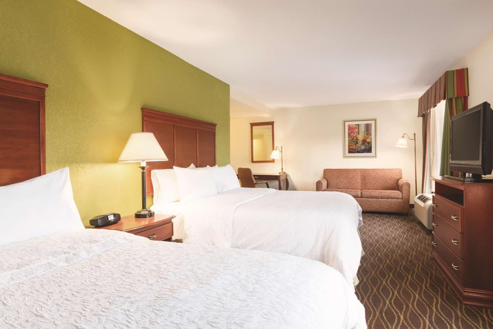Hampton Inn & Suites Greenfield gallery photo in Greenfield — image 28