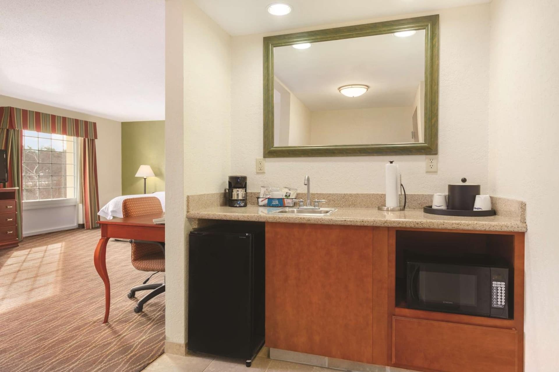 Hampton Inn & Suites Greenfield gallery photo in Greenfield — image 13