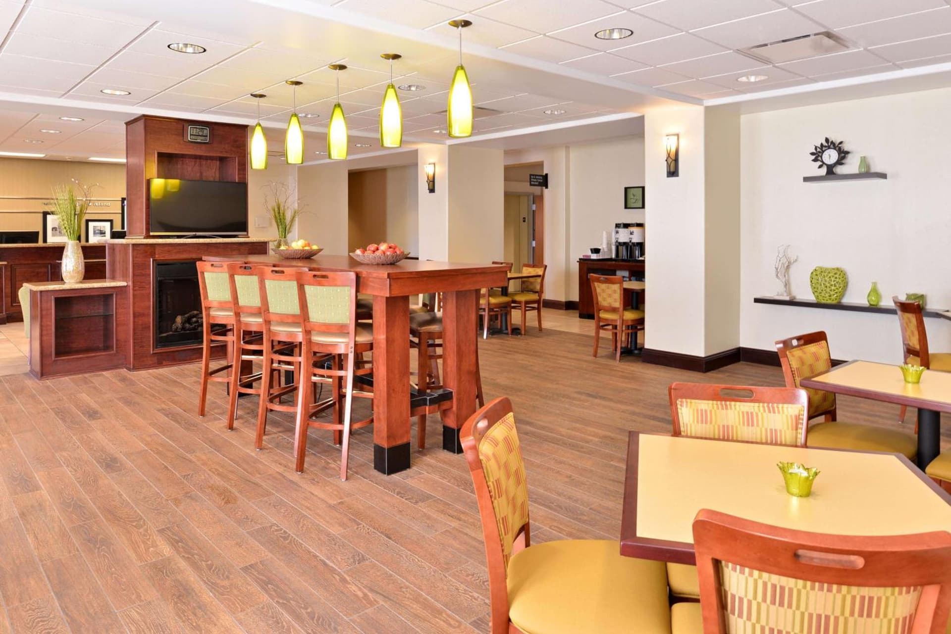 Spark by Hilton Grand Island interior in Grand Island, NE — gallery photo 2