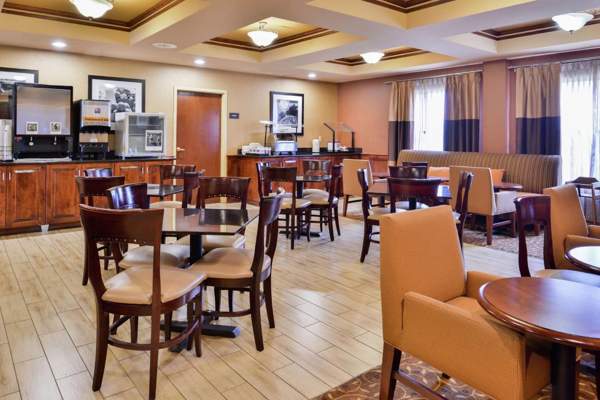 Hampton Inn Greensboro East / McLeansville gallery photo in McLeansville, NC — image 15