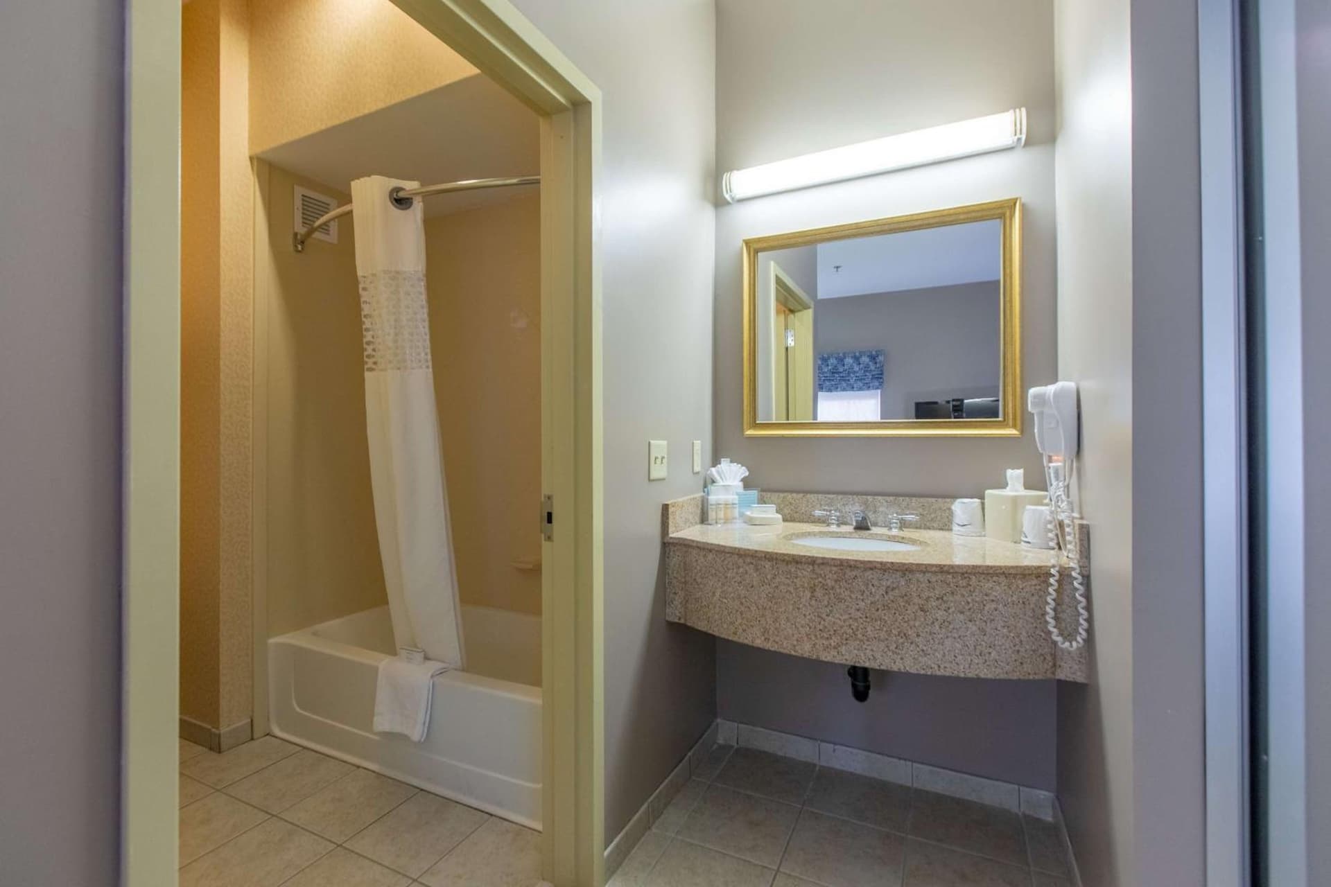 Hampton Inn Hadley-Amherst Area gallery photo in Hadley — image 30