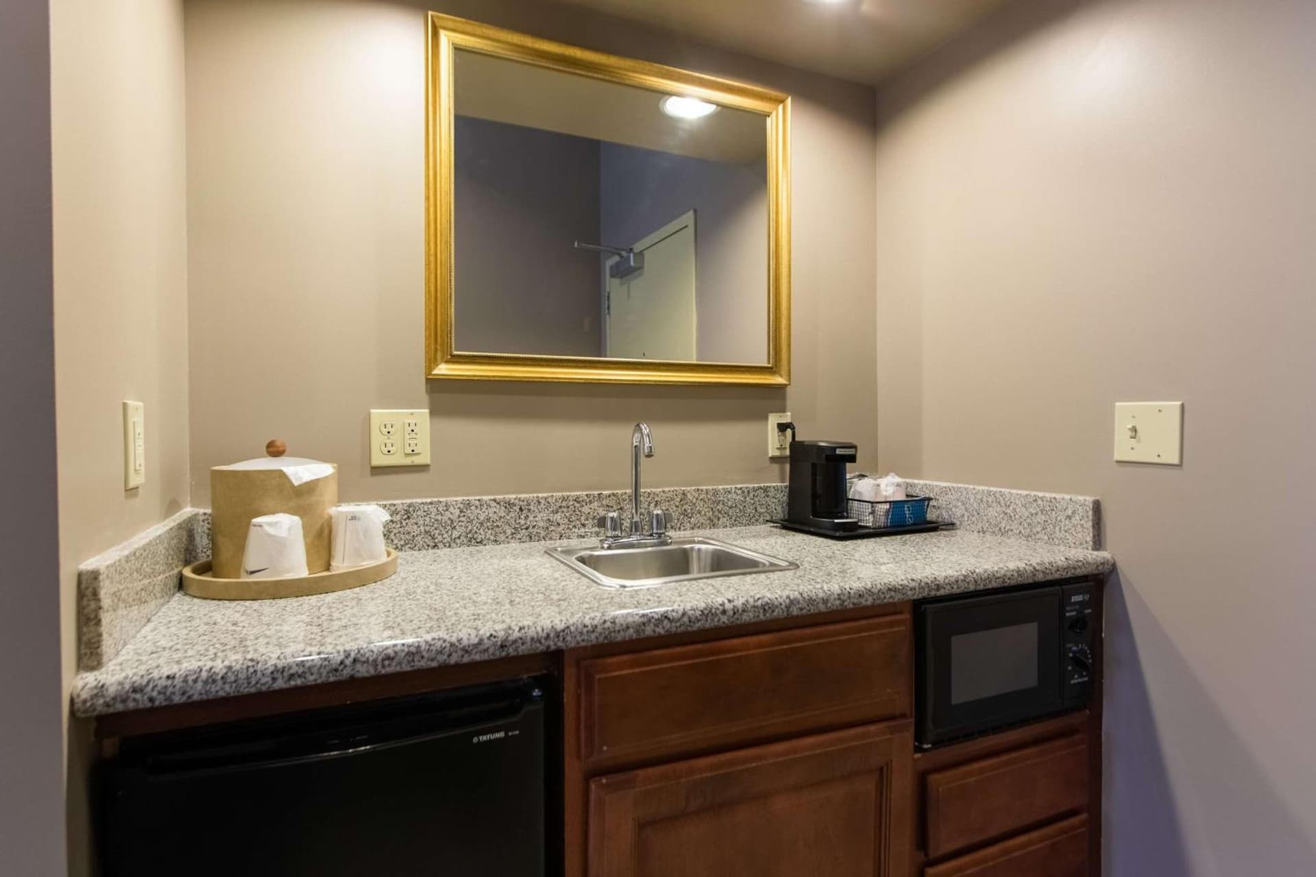 Hampton Inn Hadley-Amherst Area gallery photo in Hadley — image 13