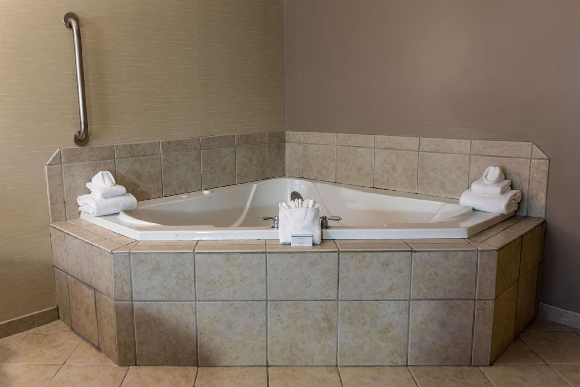 Hampton Inn Hadley-Amherst Area gallery photo in Hadley — image 11