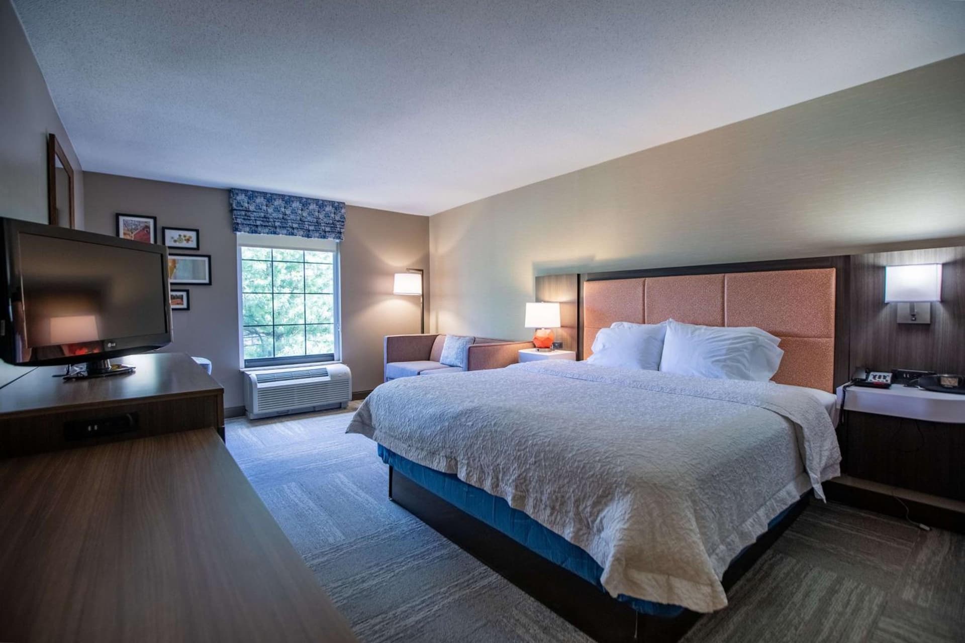 Hampton Inn Hadley-Amherst Area gallery photo in Hadley — image 17
