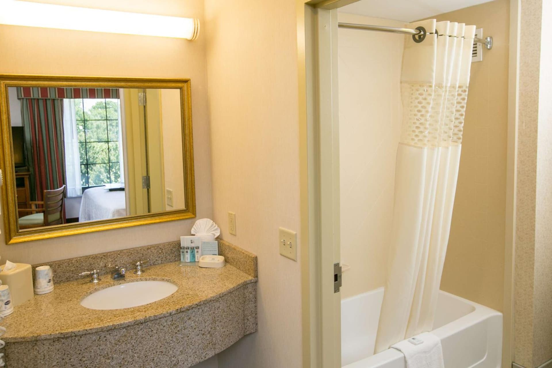 Hampton Inn Hadley-Amherst Area gallery photo in Hadley — image 21