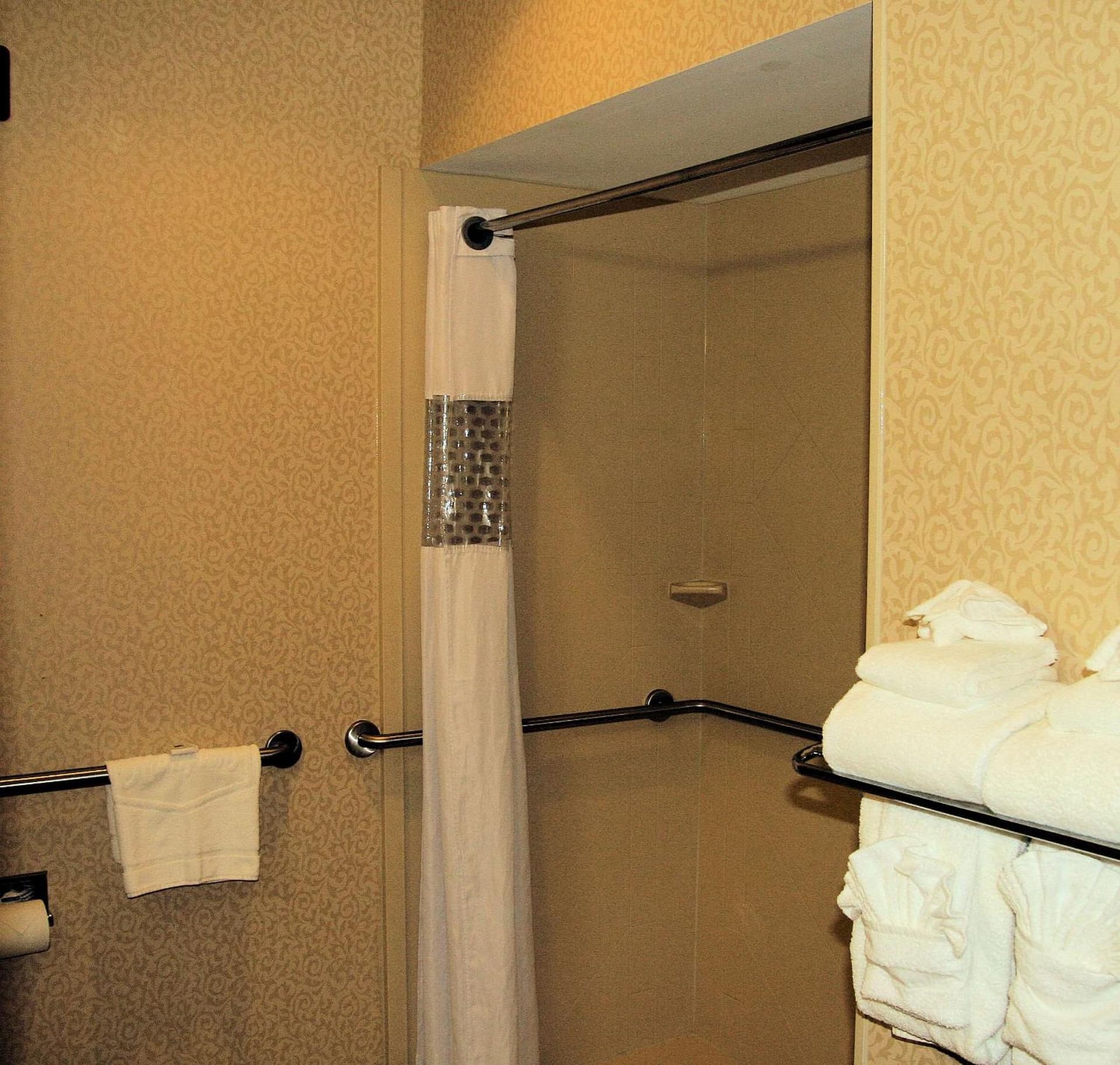 Hampton Inn Hadley-Amherst Area gallery photo in Hadley — image 24