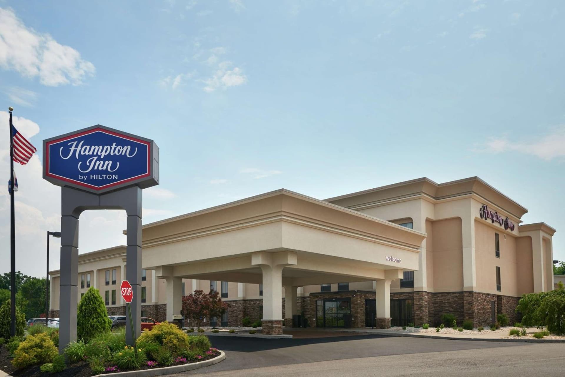 Hampton Inn Hanover interior in Hanover, PA — gallery photo 2