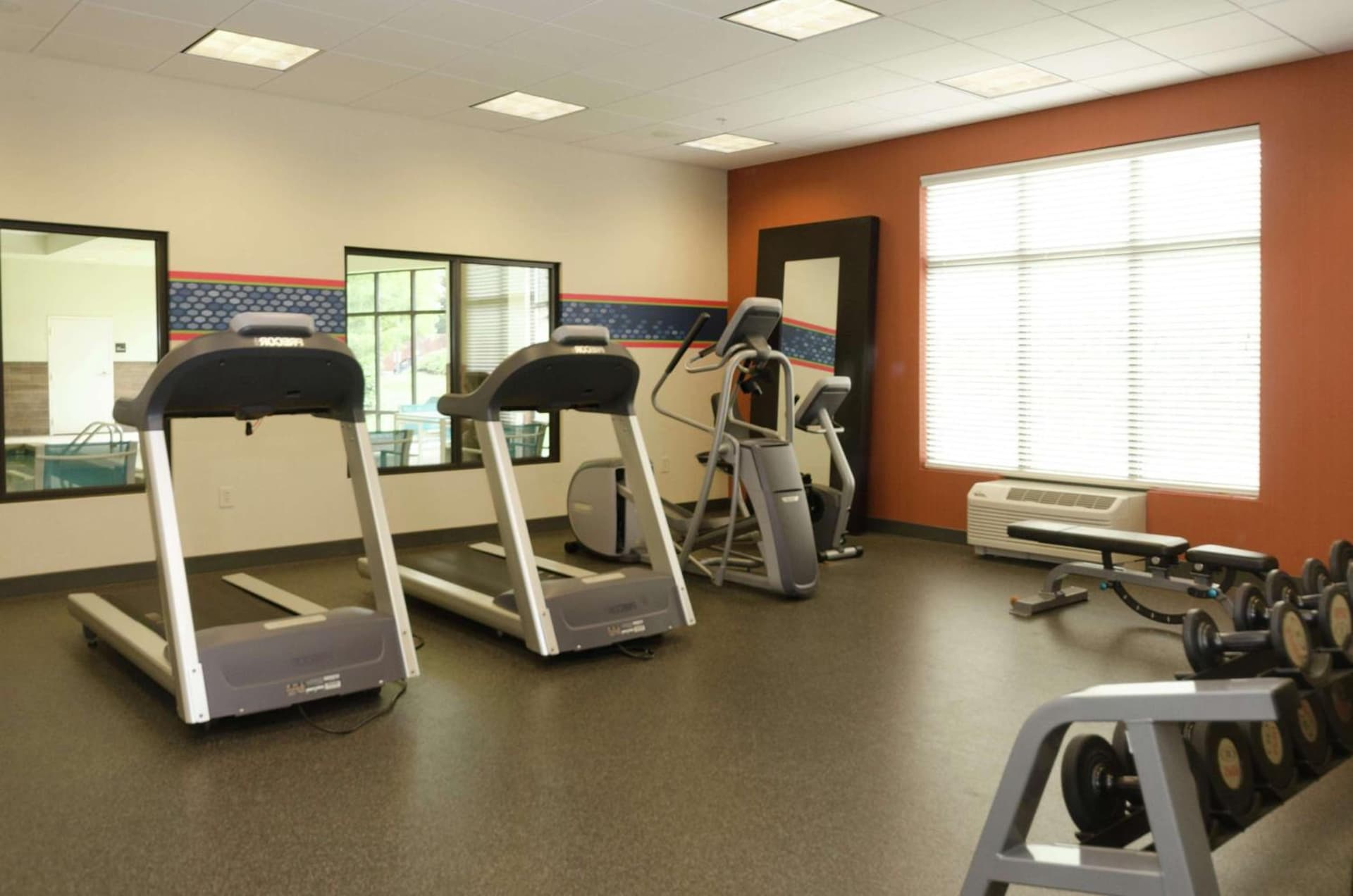 Hampton Inn Hickory gallery photo in Hickory, NC — image 47