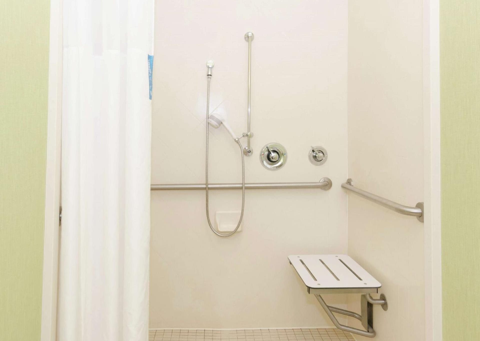 Hampton Inn Hickory gallery photo in Hickory, NC — image 8
