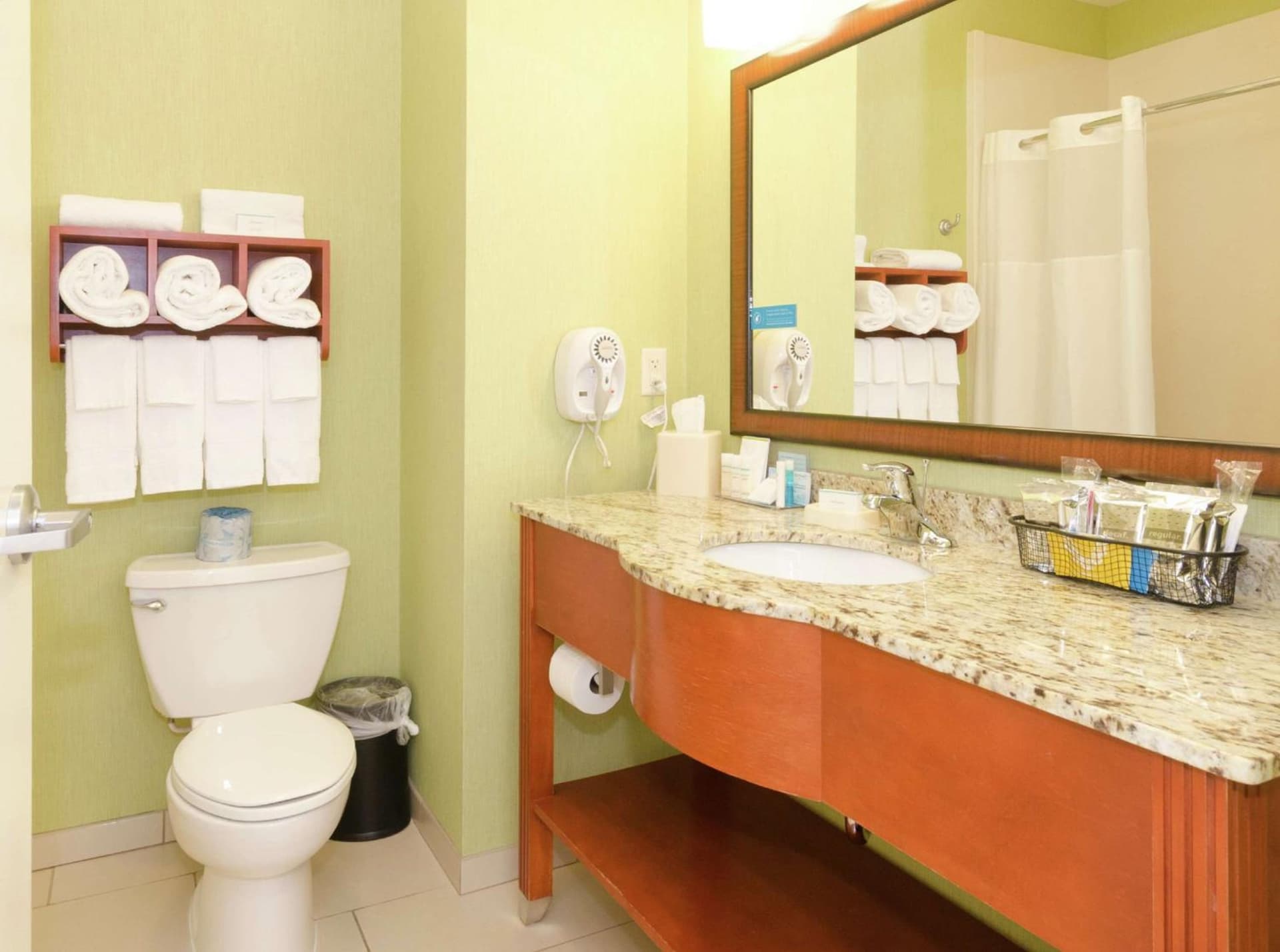 Hampton Inn Hickory gallery photo in Hickory, NC — image 34
