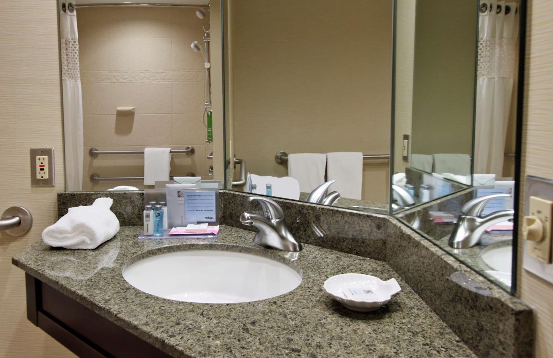 Hampton Inn Hagerstown gallery photo in Hagerstown, MD — image 11