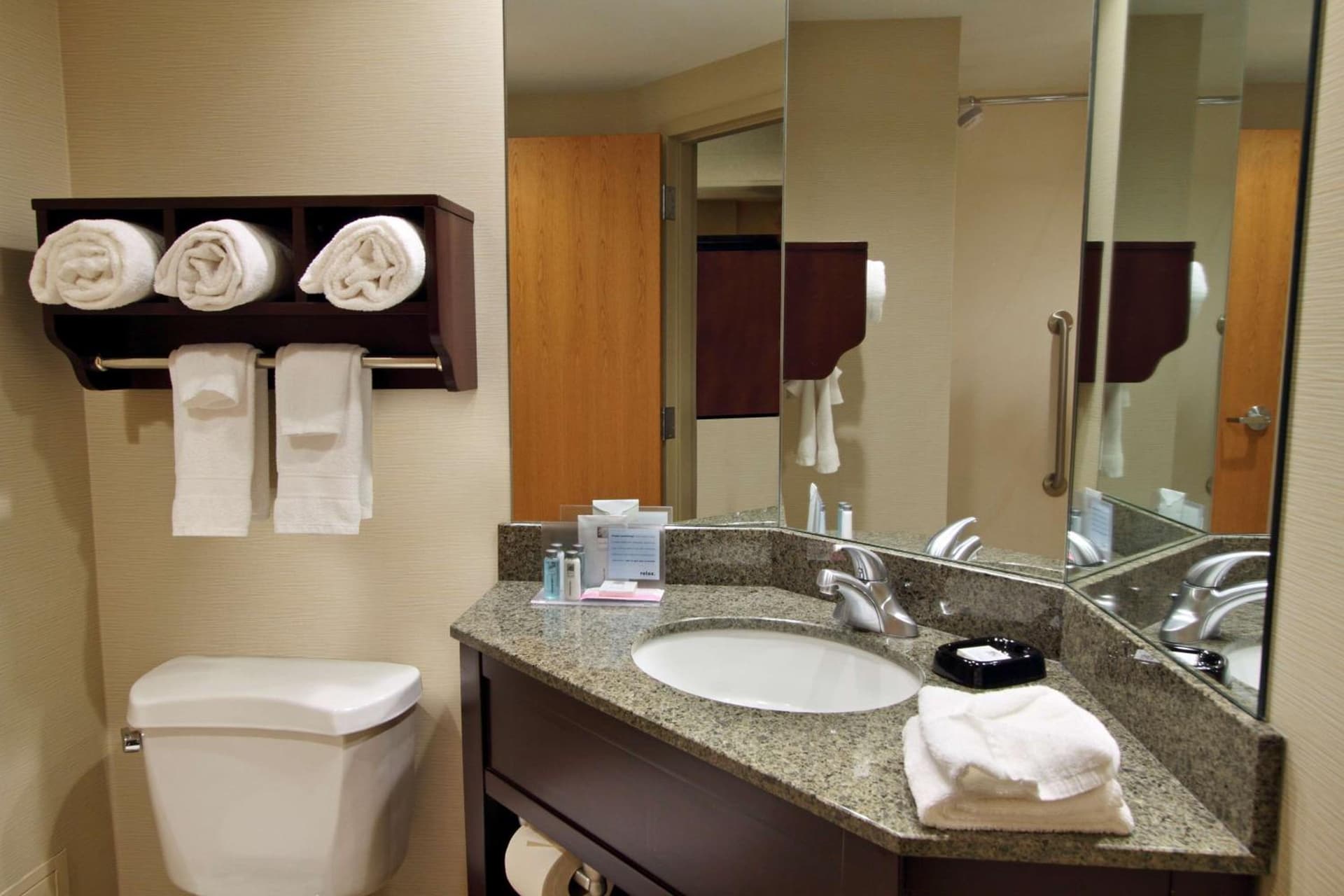 Hampton Inn Hagerstown gallery photo in Hagerstown, MD — image 19