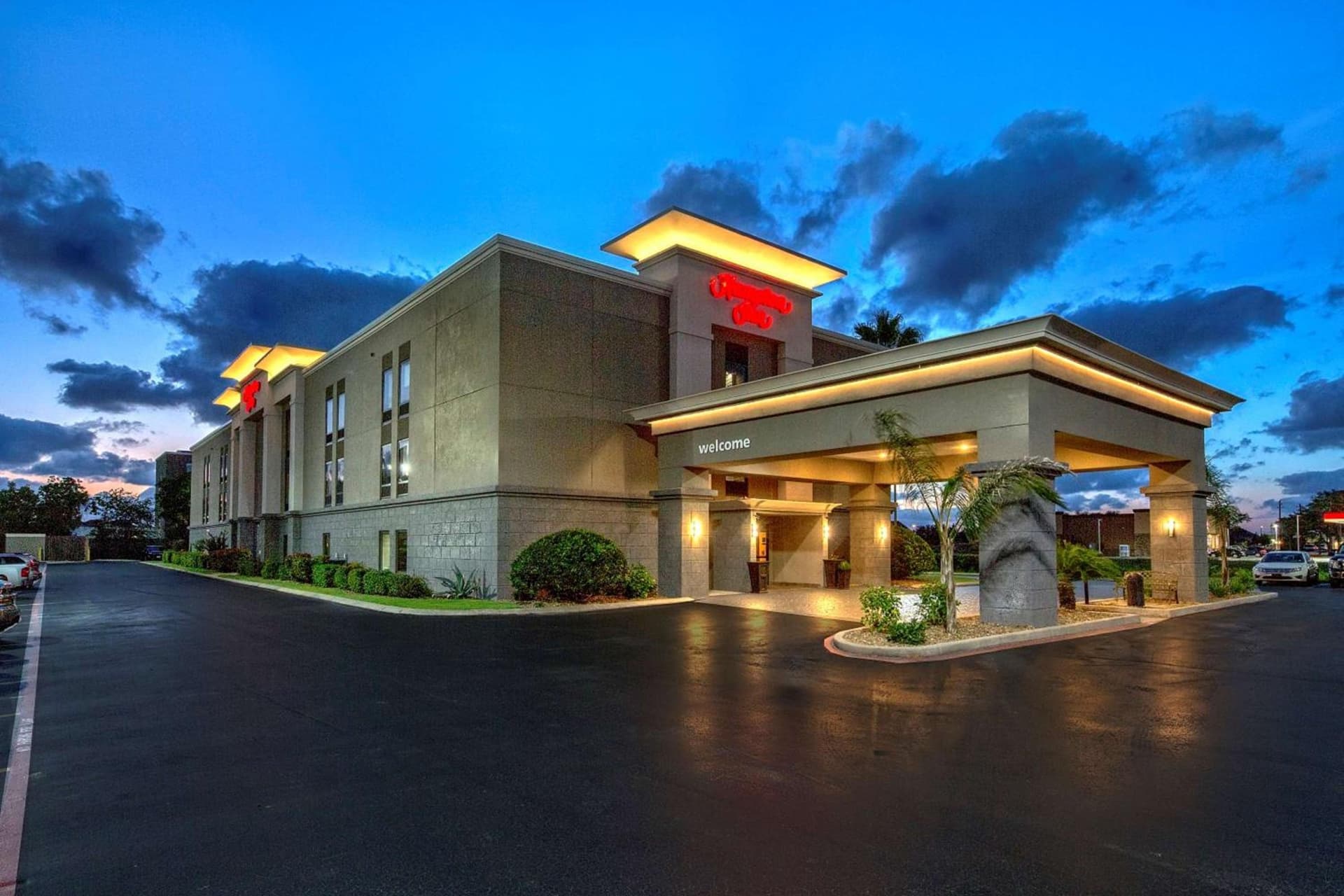 Hampton Inn Houston Baytown interior in Baytown, TX — gallery photo 2
