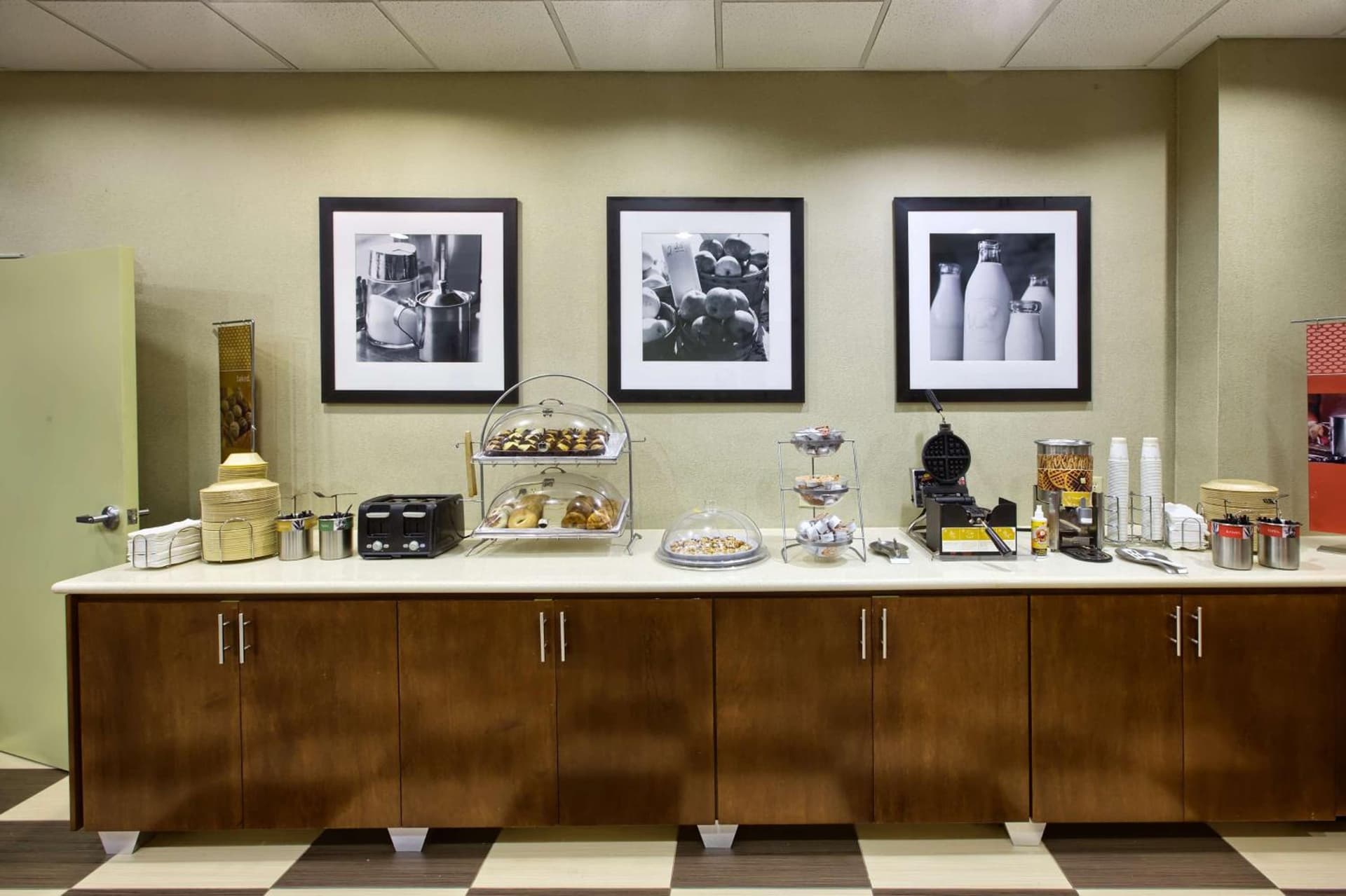 Hampton Inn & Suites Houston Rosenberg gallery photo in Rosenberg, TX — image 32