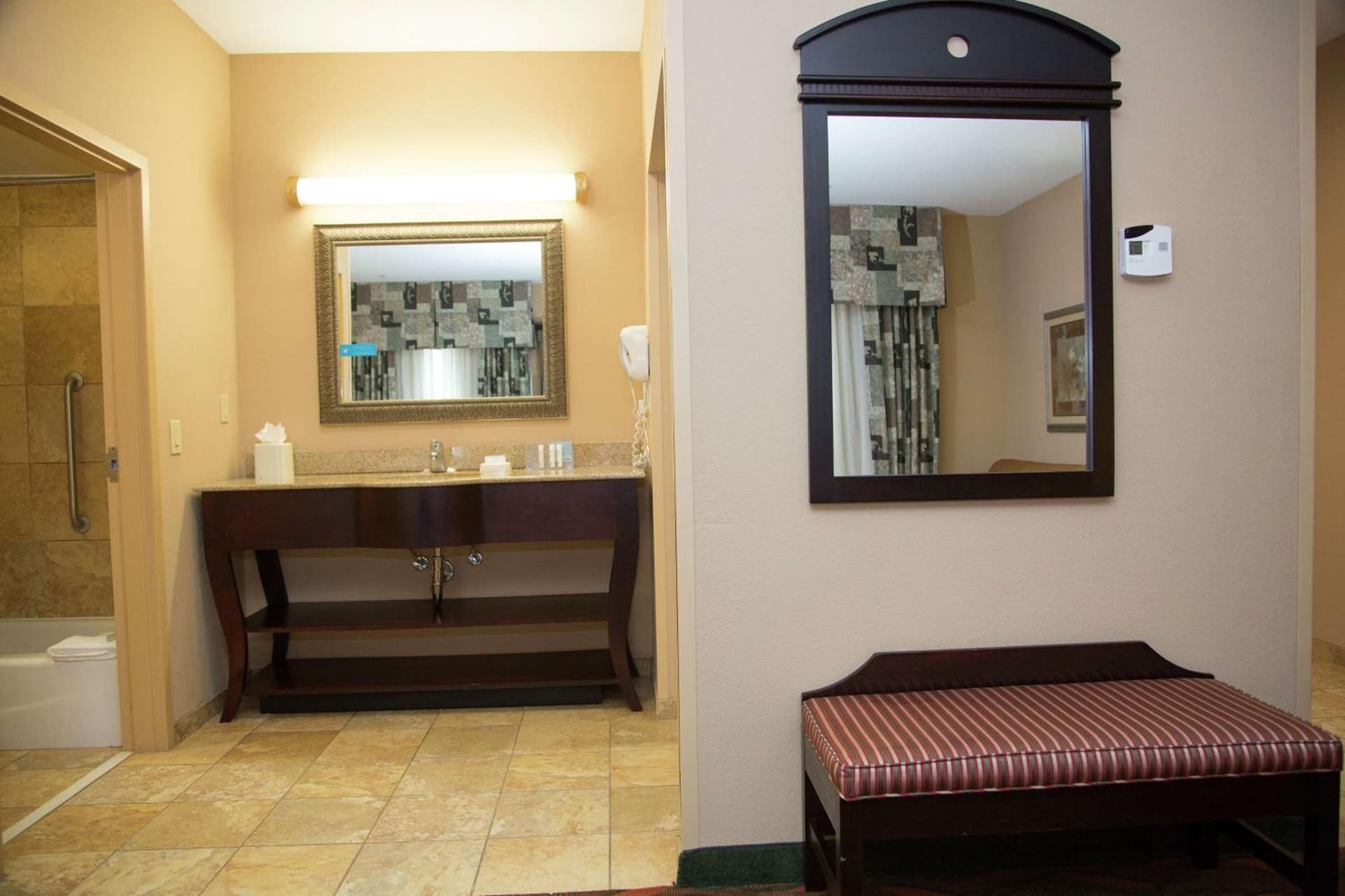 Hampton Inn & Suites Houston Rosenberg gallery photo in Rosenberg, TX — image 38