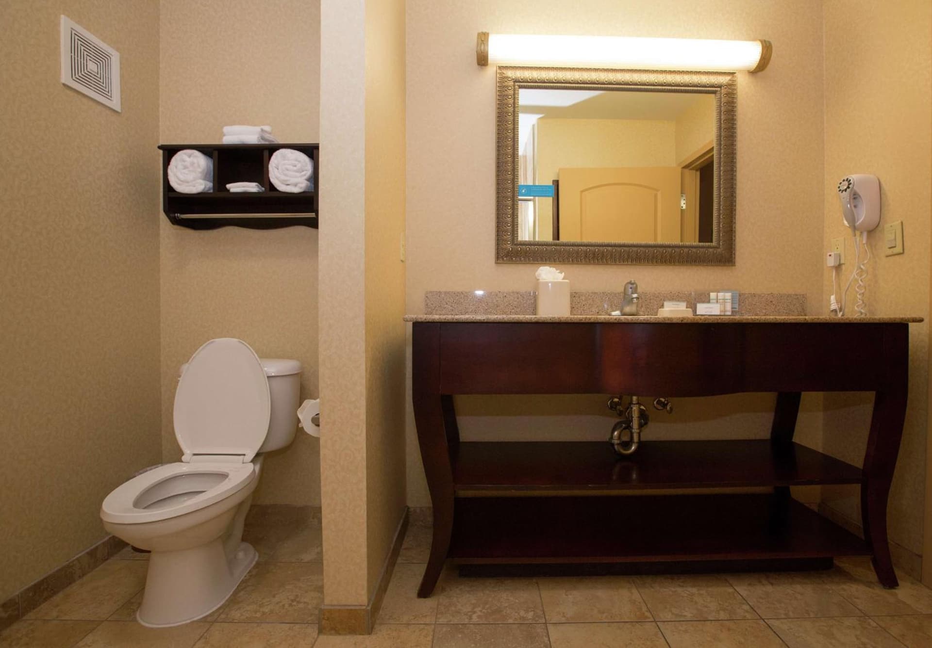 Hampton Inn & Suites Houston Rosenberg gallery photo in Rosenberg, TX — image 56