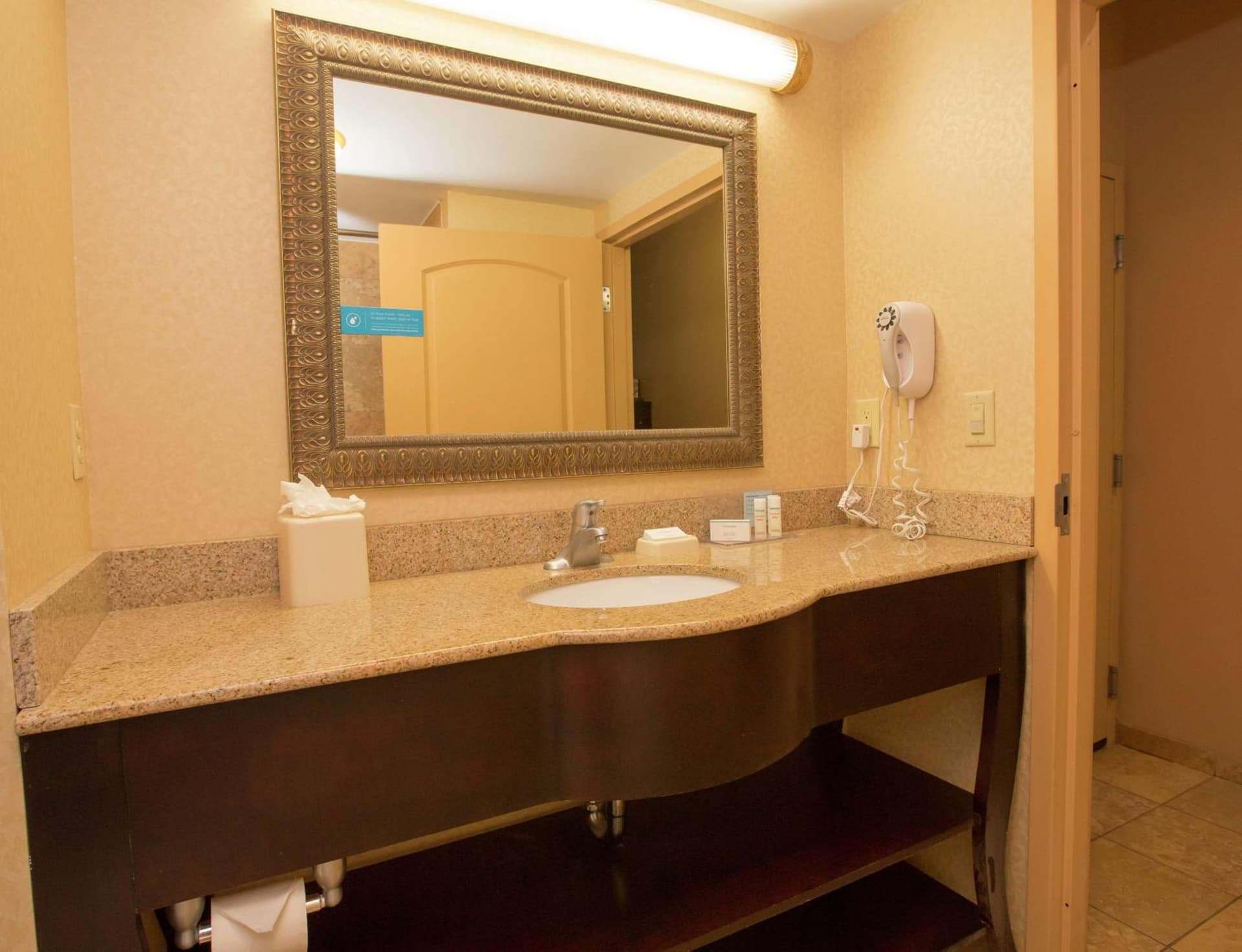 Hampton Inn & Suites Houston Rosenberg gallery photo in Rosenberg, TX — image 41