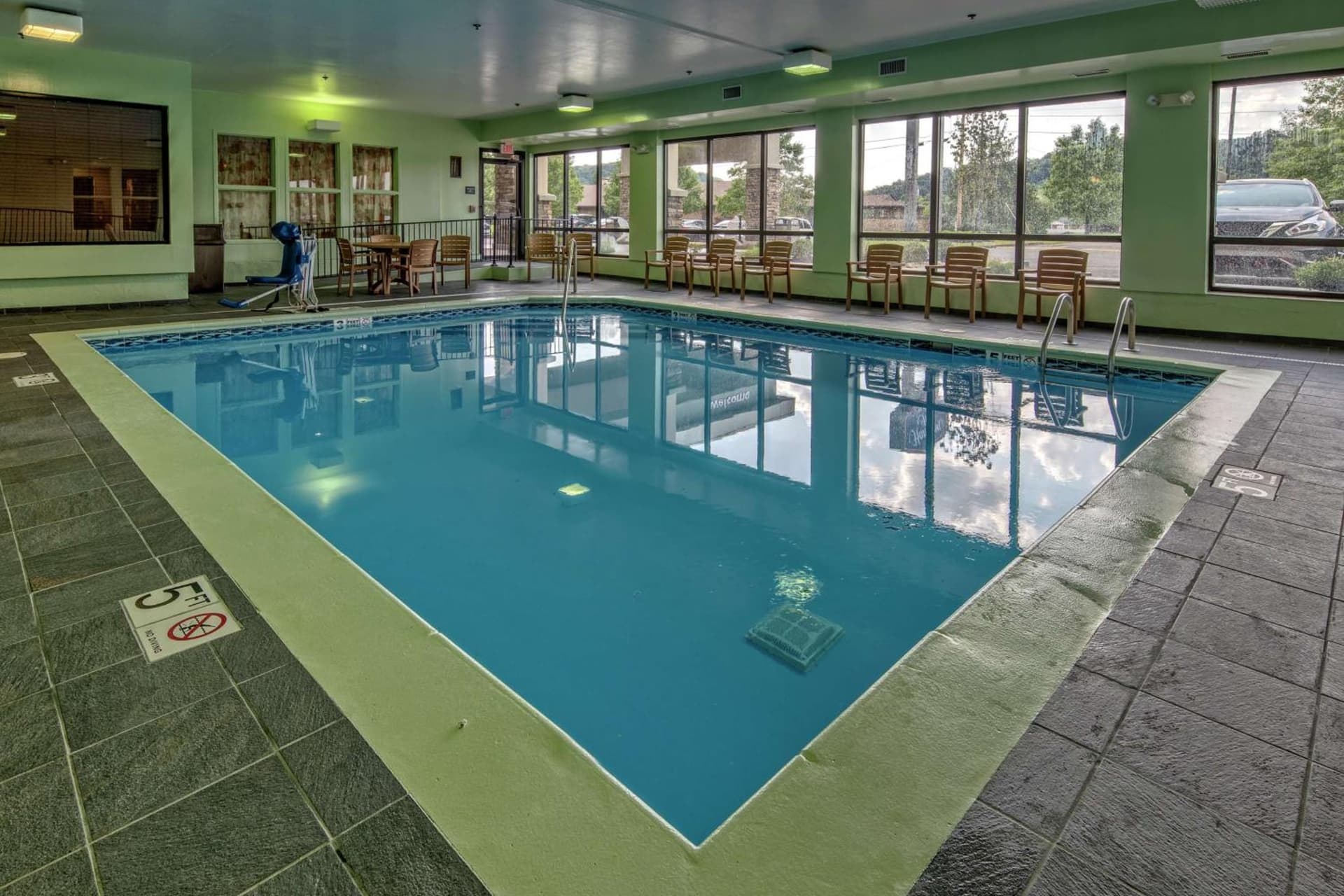Hampton Inn Ashland gallery photo in Ashland, KY — image 14