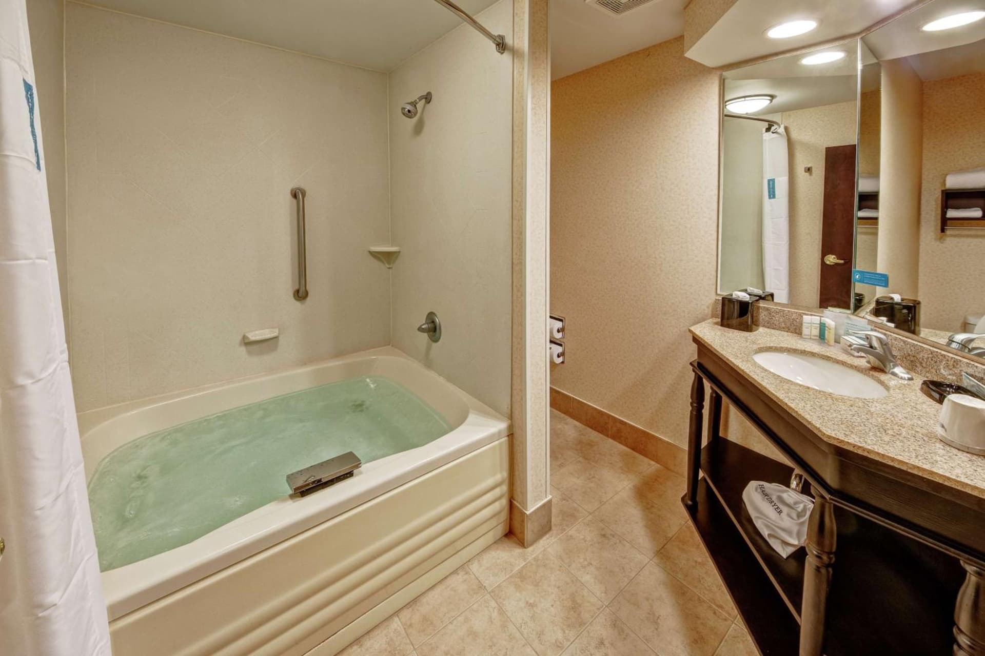 Hampton Inn Ashland gallery photo in Ashland, KY — image 12