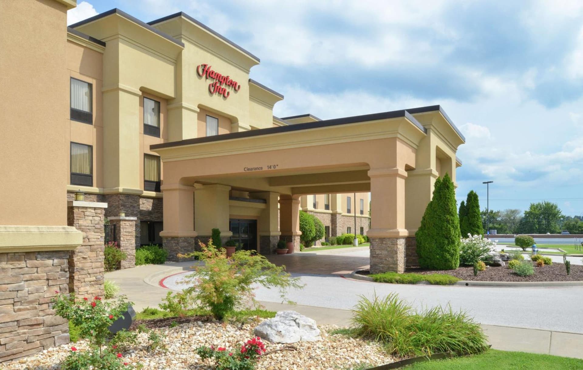Hampton Inn Harrison interior in Harrison, AR — gallery photo 2