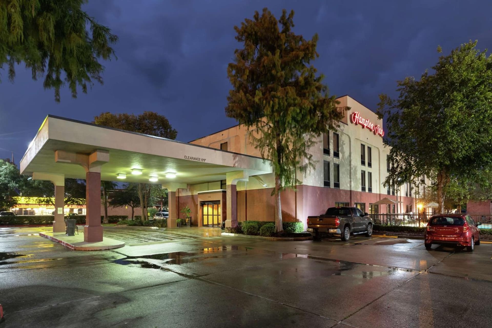 Hampton Inn Houma interior in Houma, LA — gallery photo 2