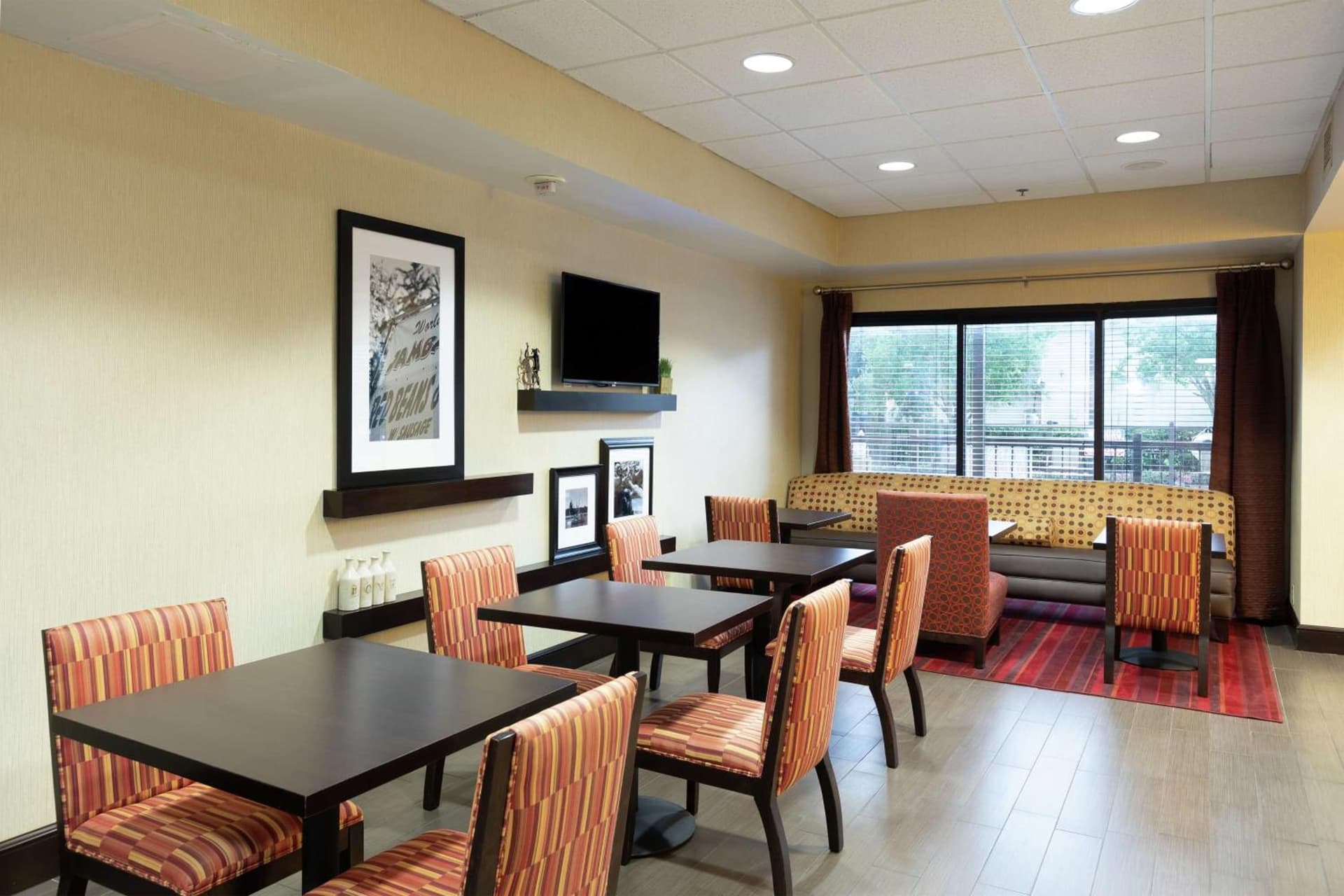 Hampton Inn Houma gallery photo in Houma, LA — image 35
