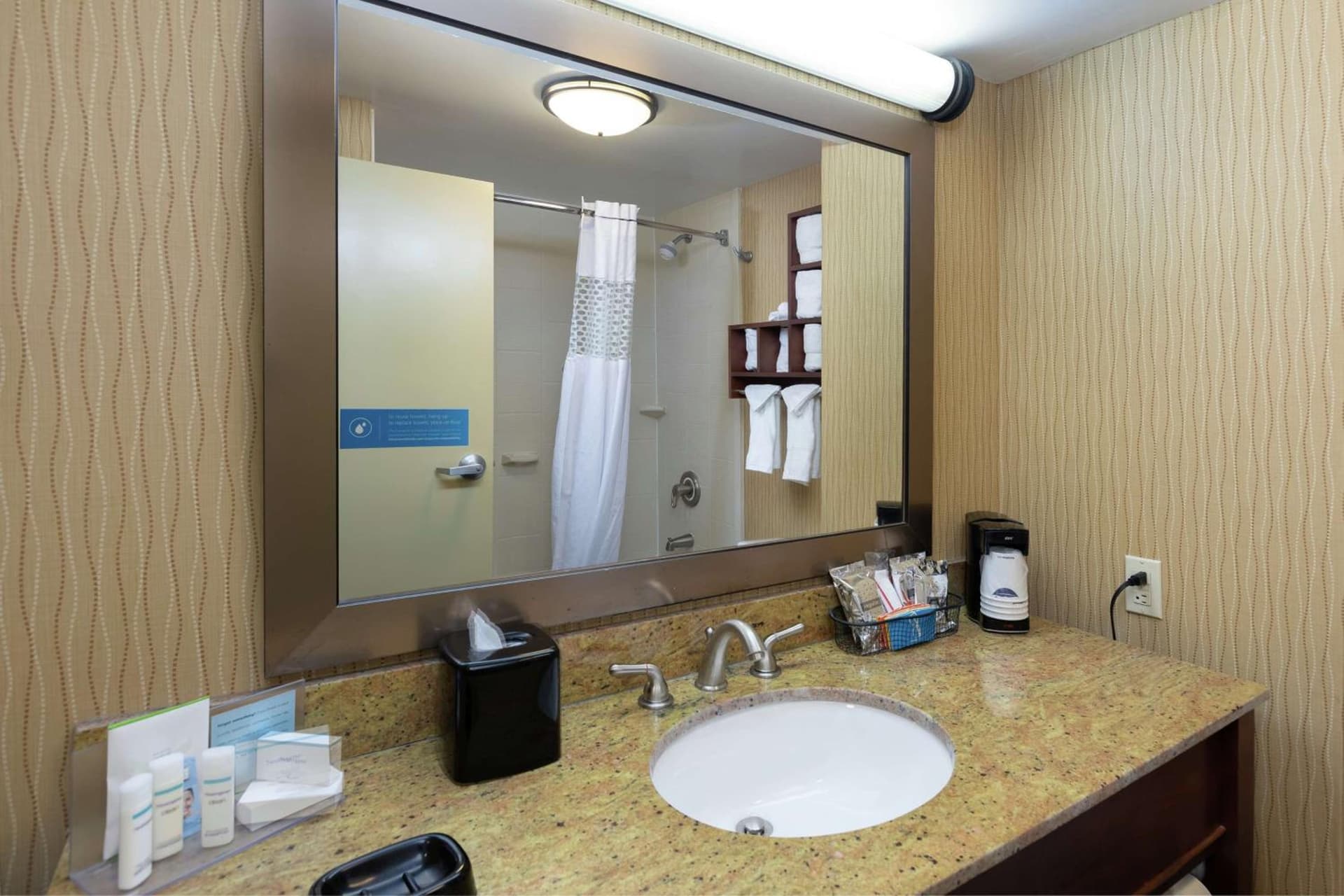 Hampton Inn Houma gallery photo in Houma, LA — image 15