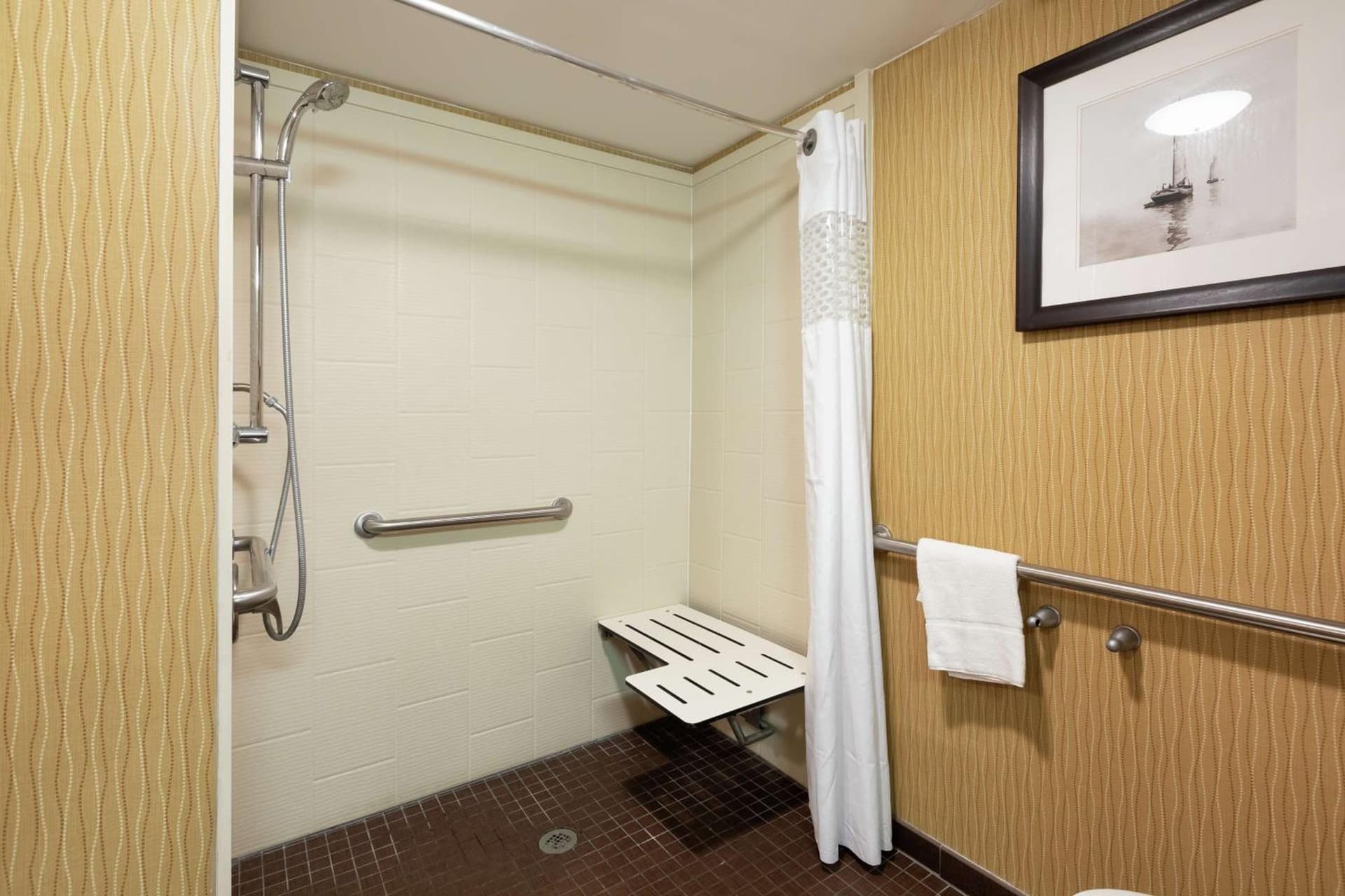 Hampton Inn Houma interior in Houma, LA — gallery photo 2