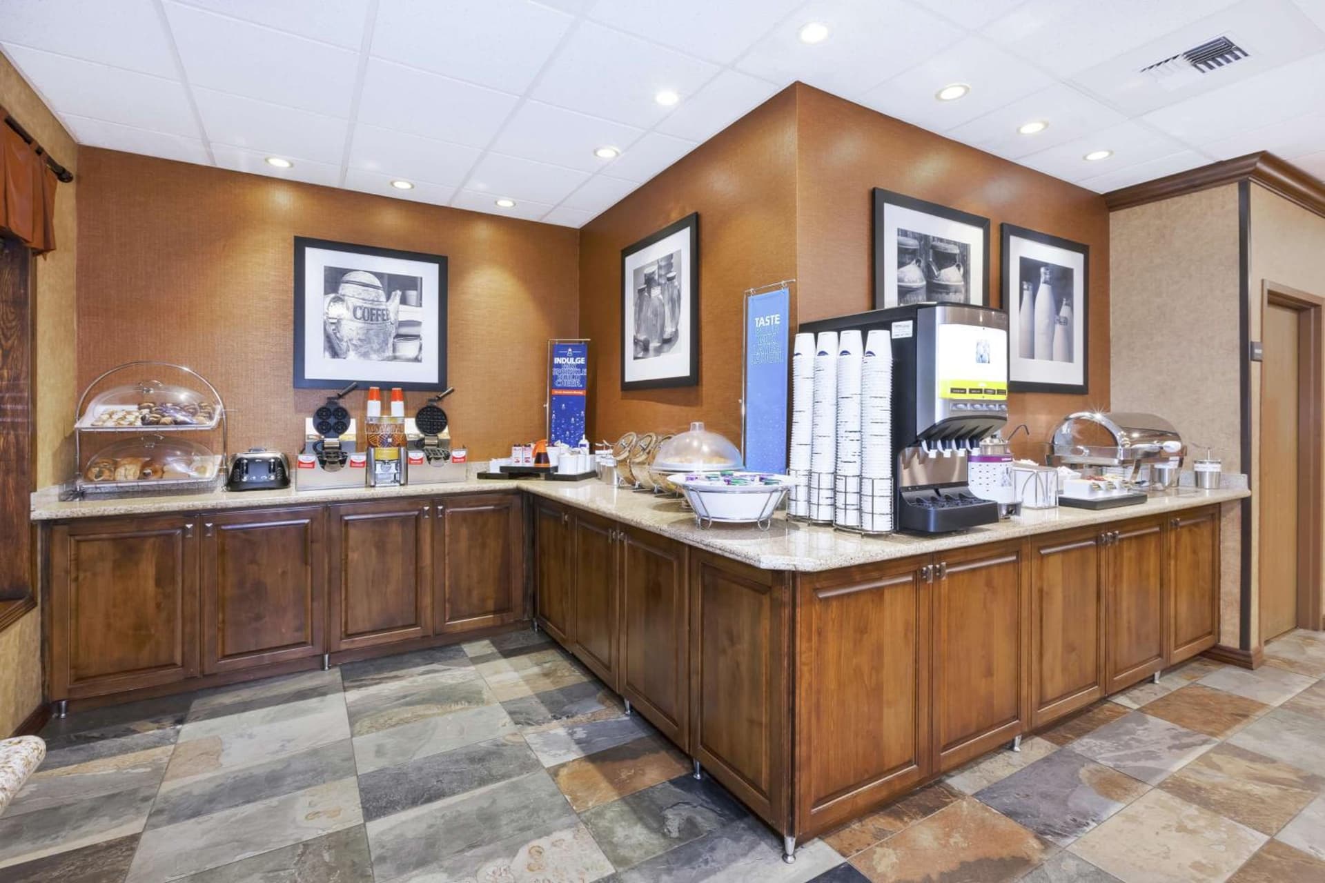 Country Inn & Suites by Radisson, Idaho Falls at the Mall gallery photo in Idaho Falls, ID — image 4