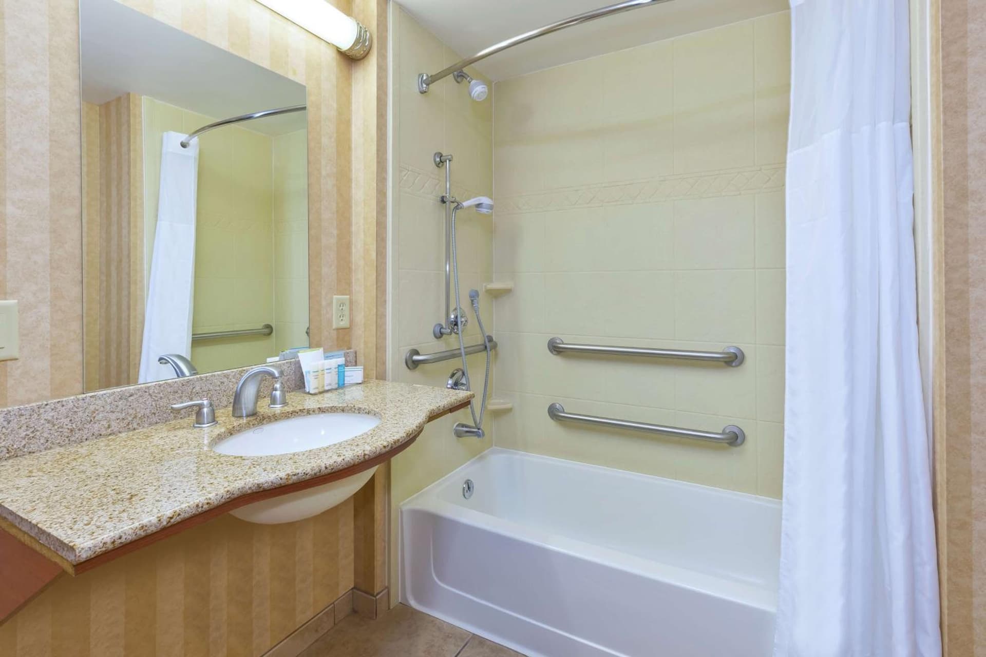 Country Inn & Suites by Radisson, Idaho Falls at the Mall gallery photo in Idaho Falls, ID — image 14