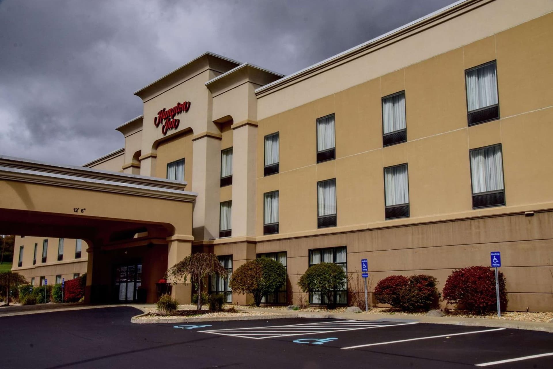 Hampton Inn Indiana interior in Indiana, PA — gallery photo 2
